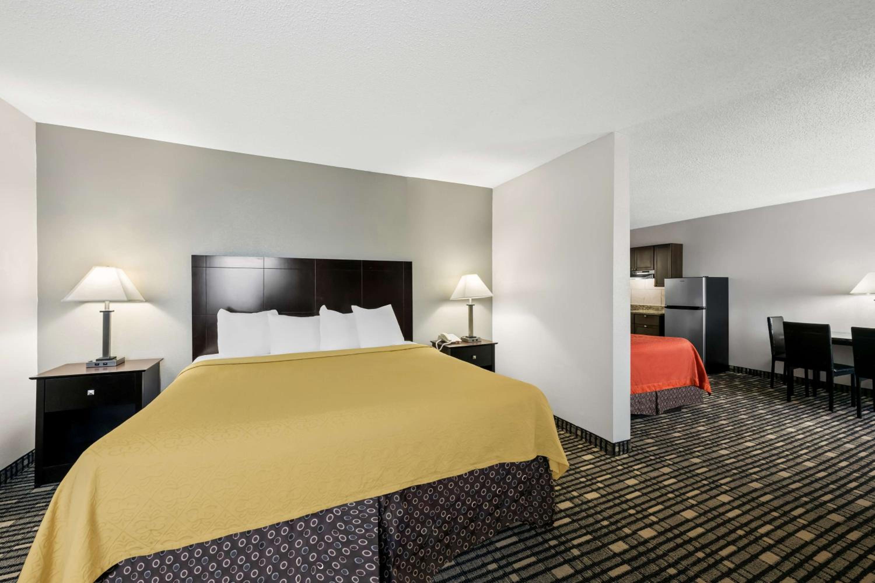 King Suite with Living Area - Photo 3