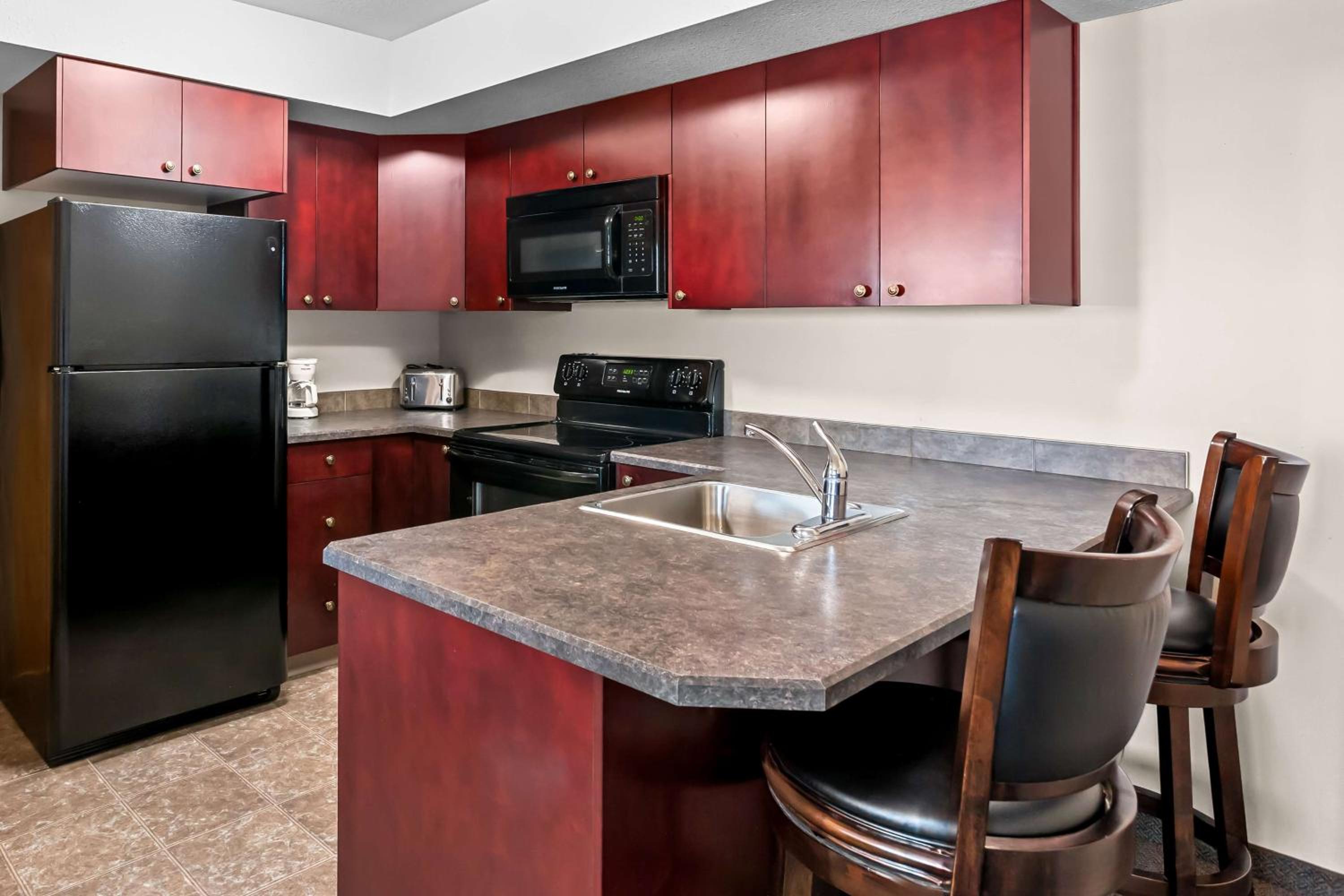 One-Bedroom Queen Suite - Kitchen/Non-Smoking photo 3