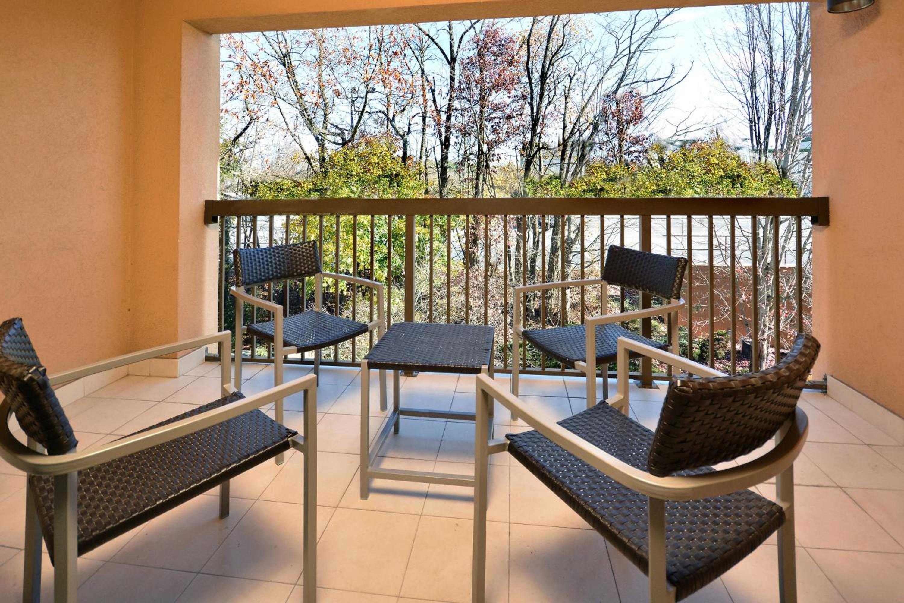 One-Bedroom King Suite with Sofa Bed - Photo 3