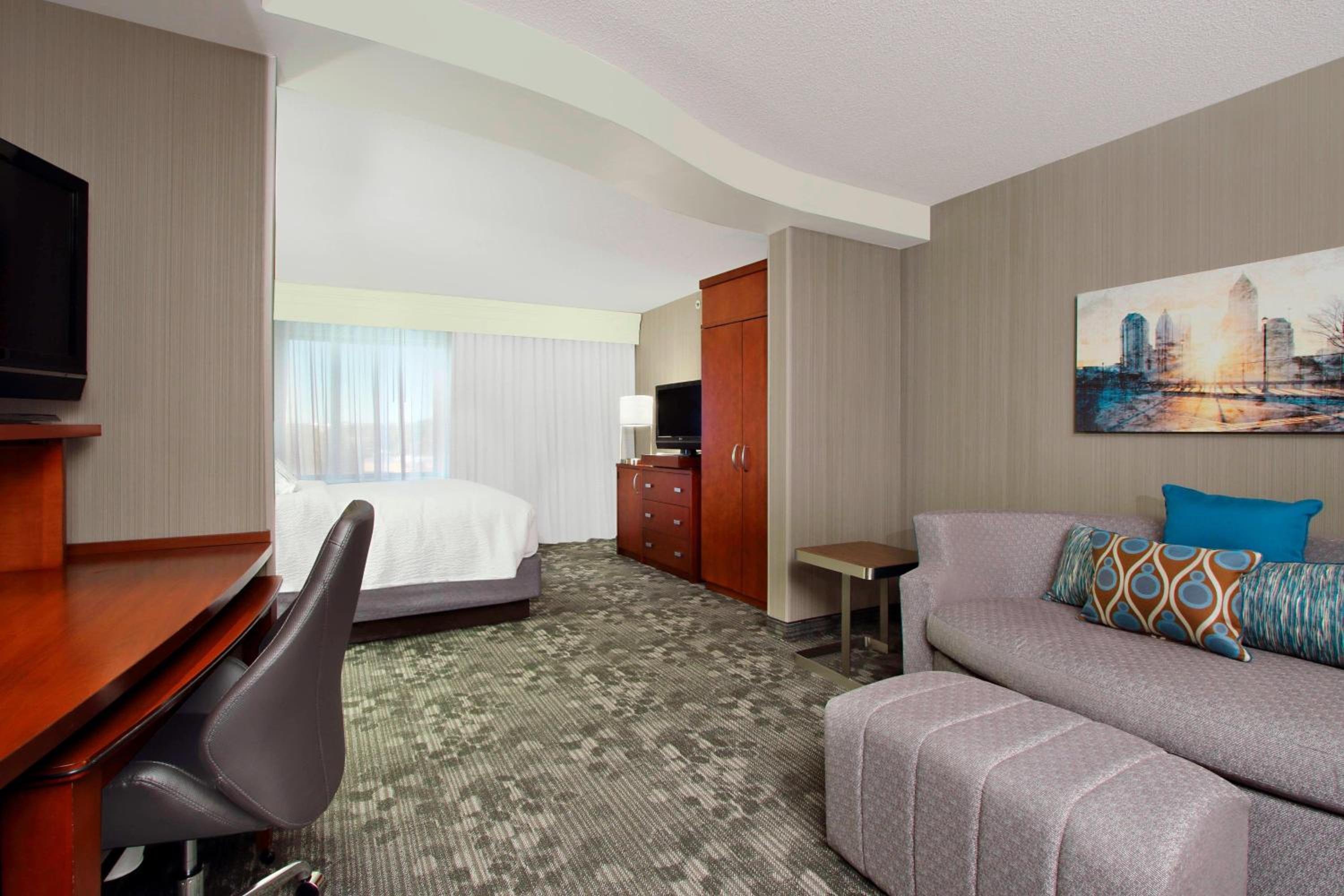 Deluxe King Room with Sofa Bed - Photo 1