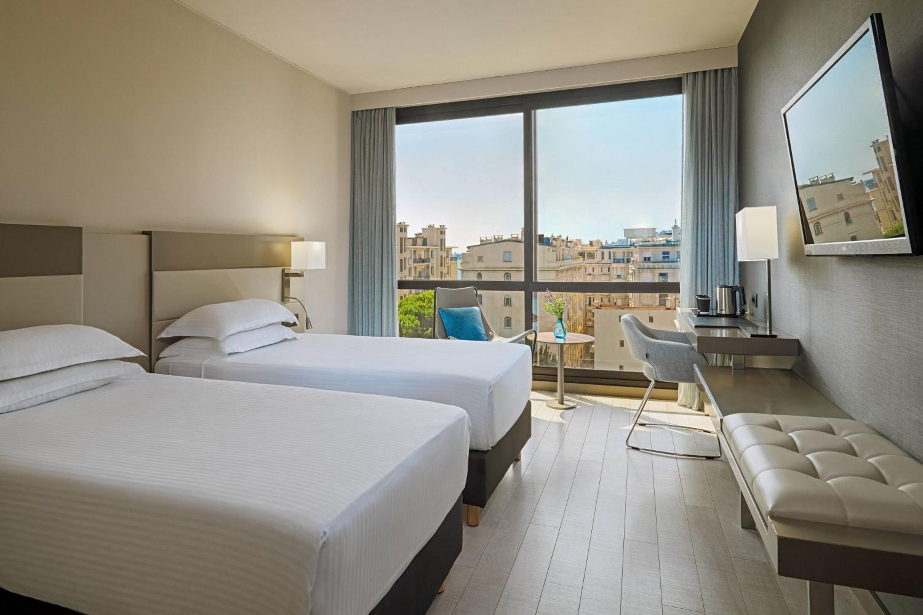 Deluxe Twin Room with Partial Sea View