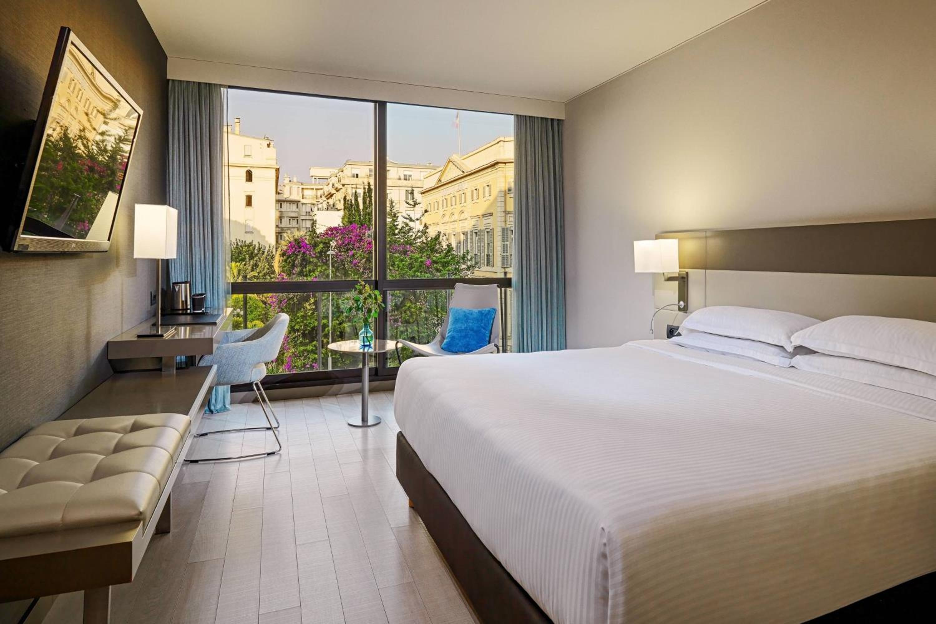 Superior King Room with Garden View
