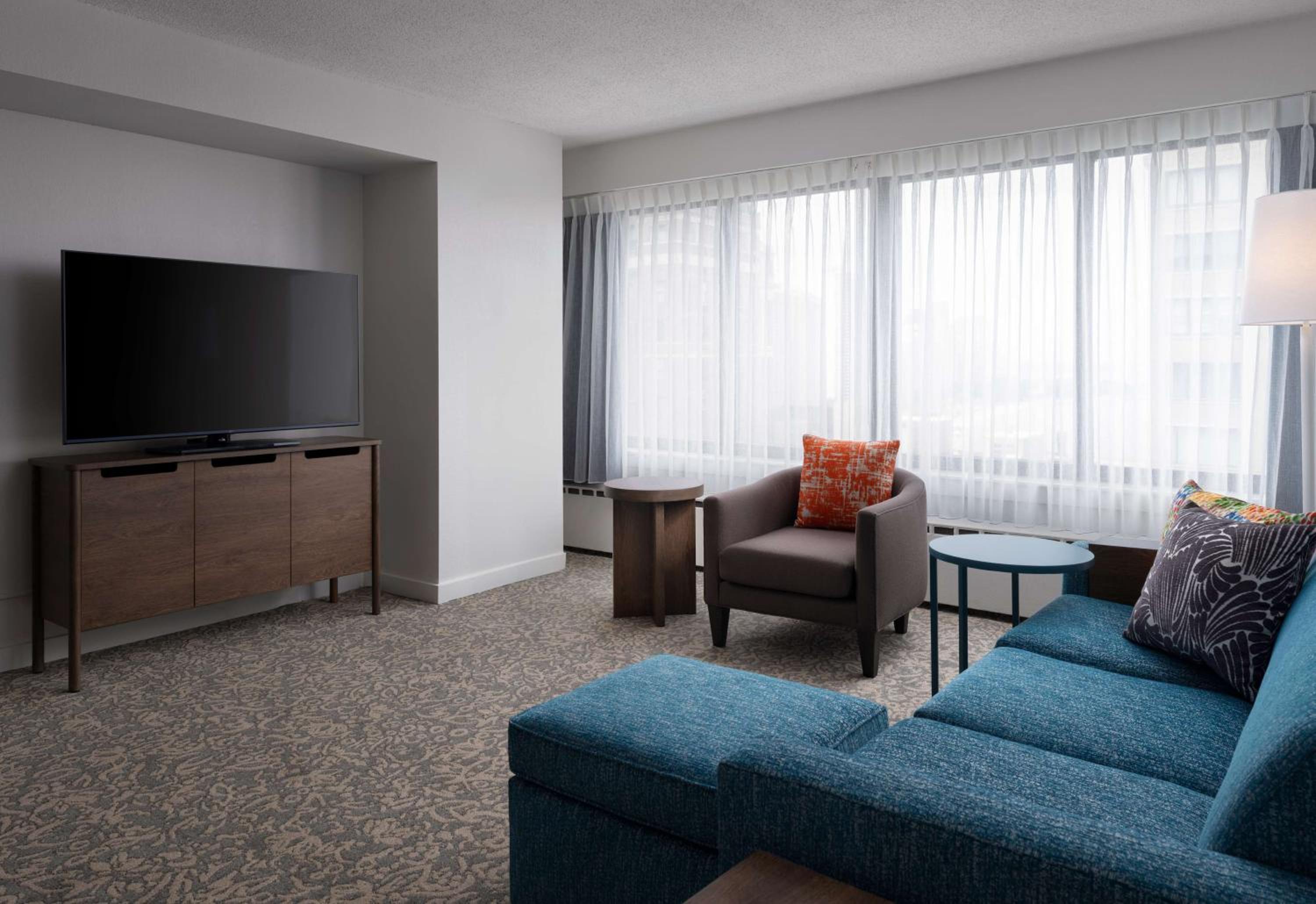 One Bedroom Suite King - Photo 5