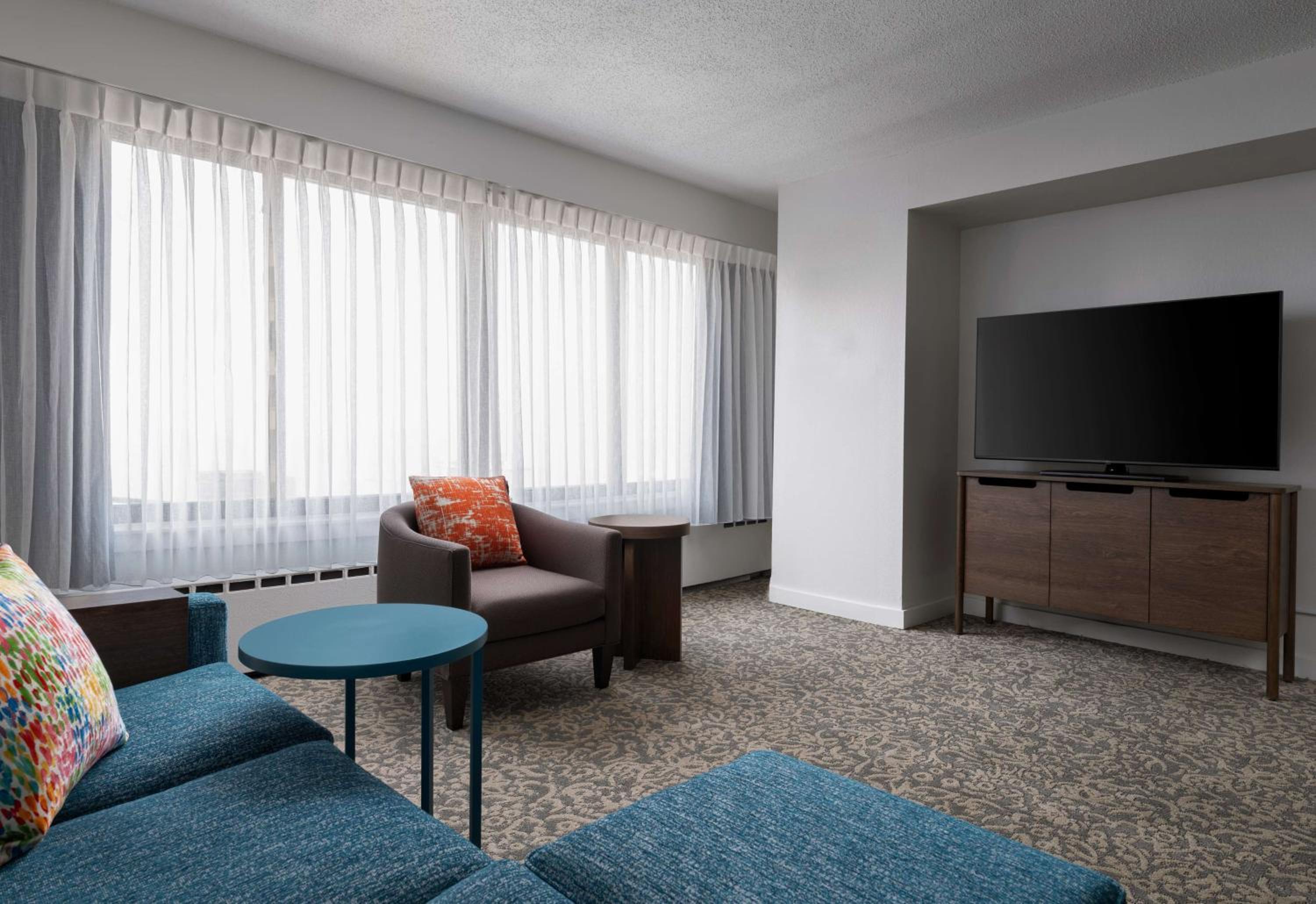 Two Bedroom Suite King and Queen - Photo 1