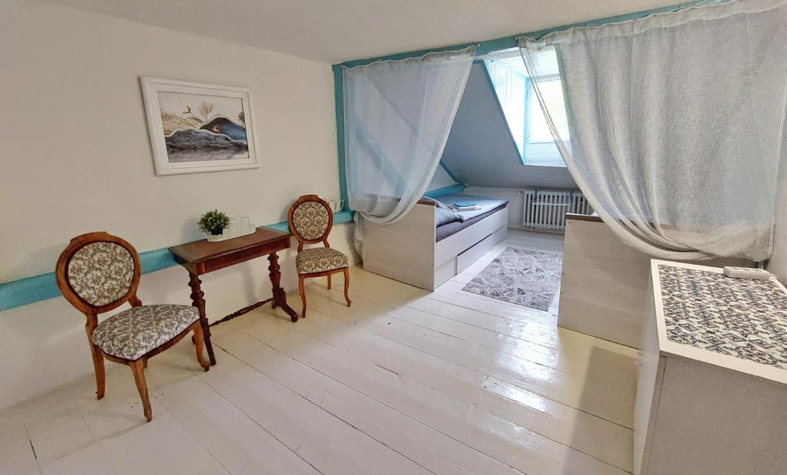 Standard Twin Room photo 2