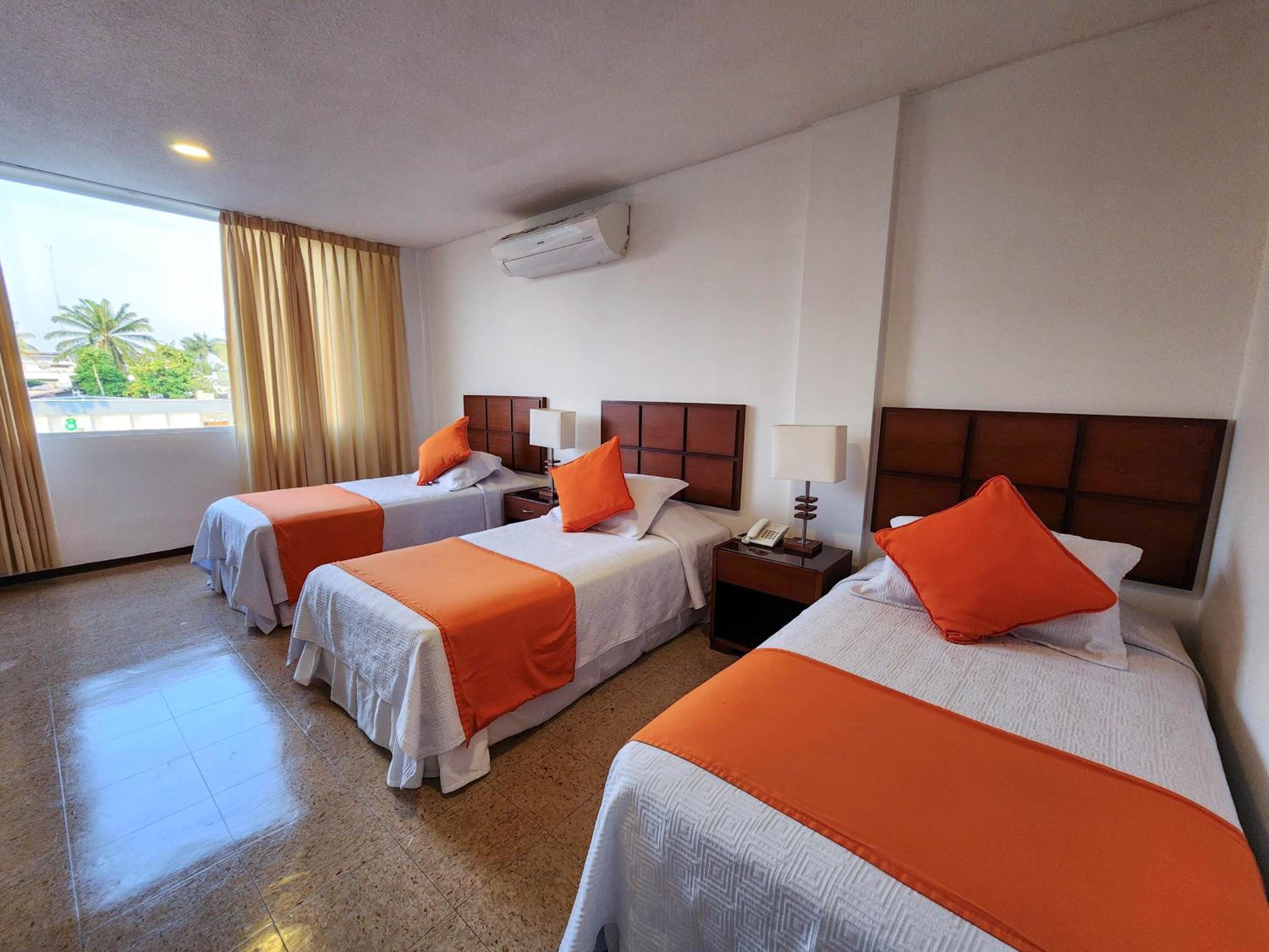 Comfort Triple Room with Shower