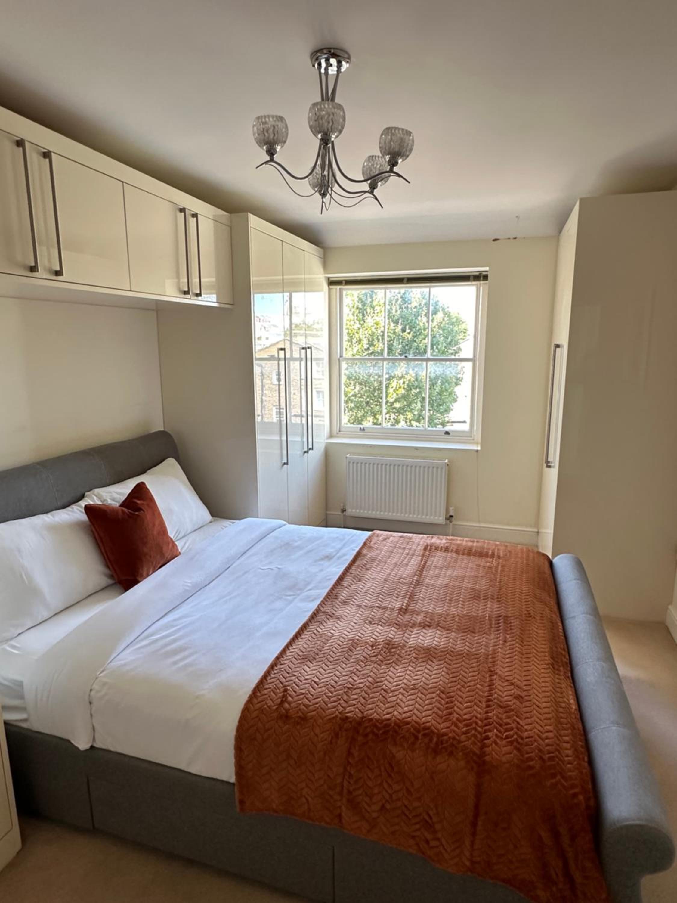 Classic One-Bedroom Apartment with King Bed photo 1