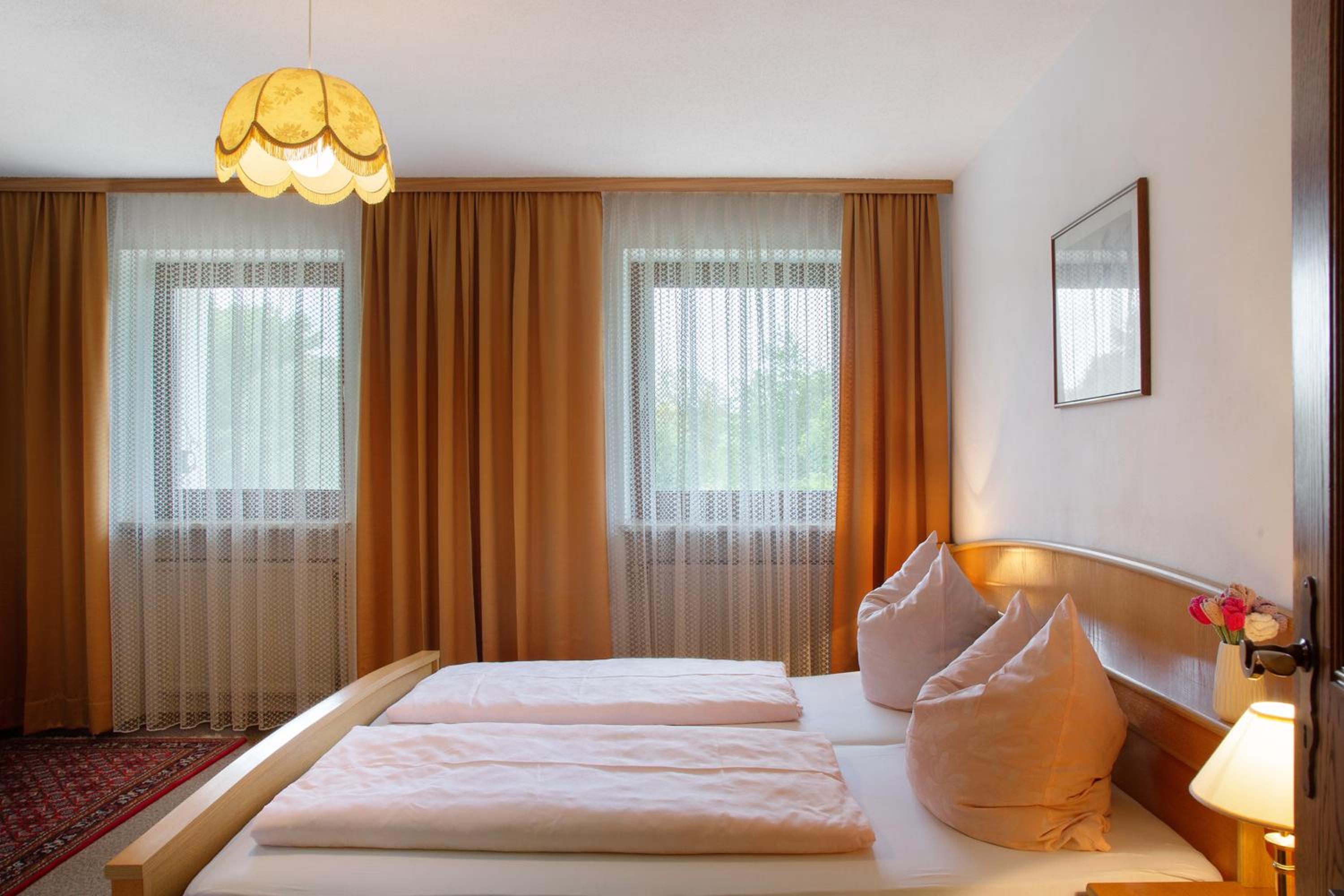Standard Queen Room photo 1