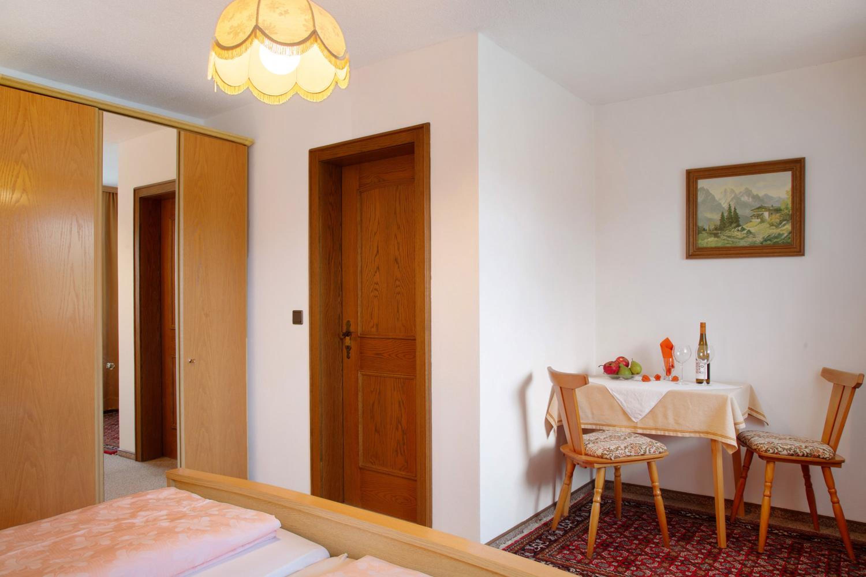 Standard Queen Room photo 2
