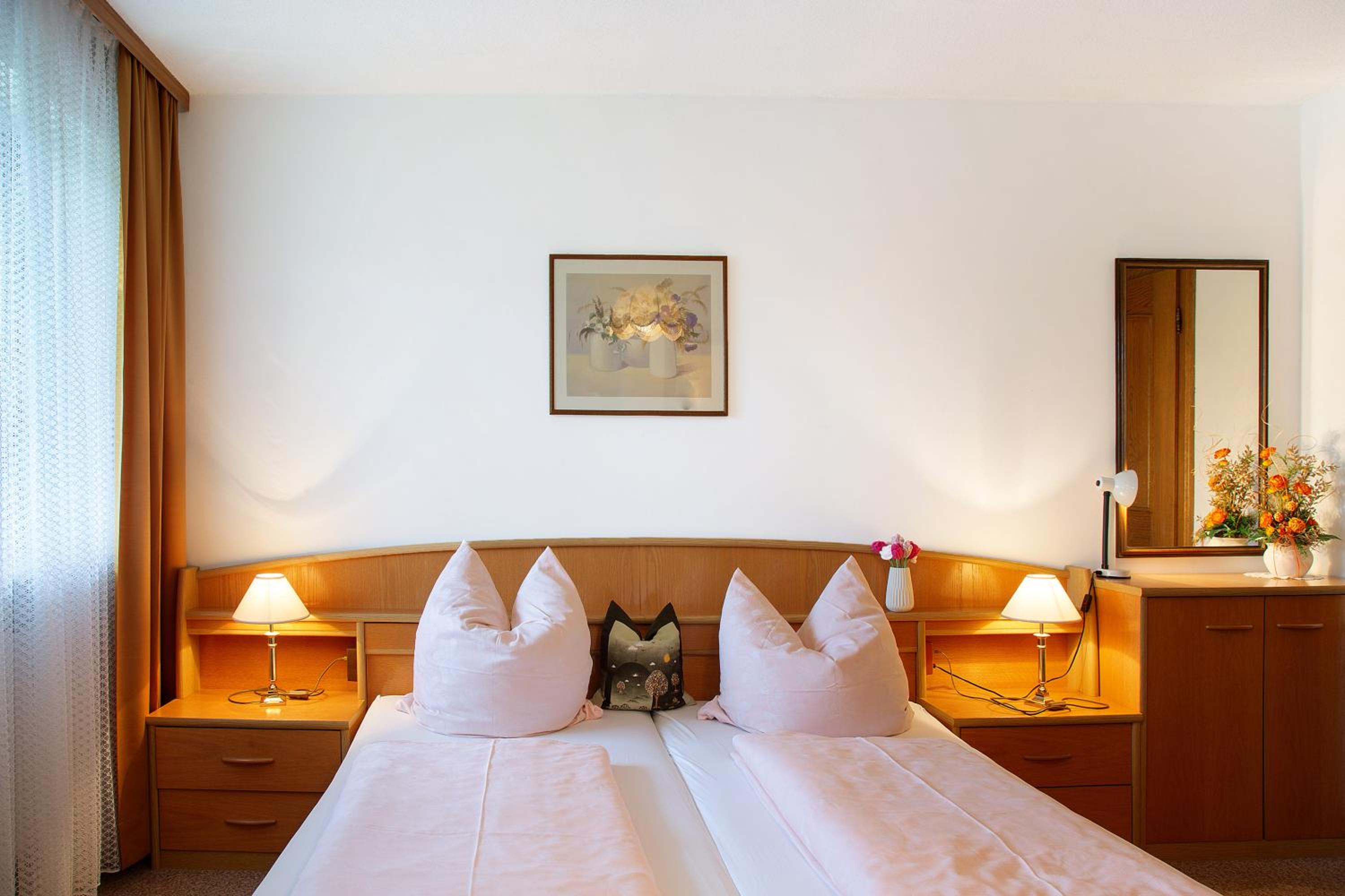 Standard Queen Room photo 3
