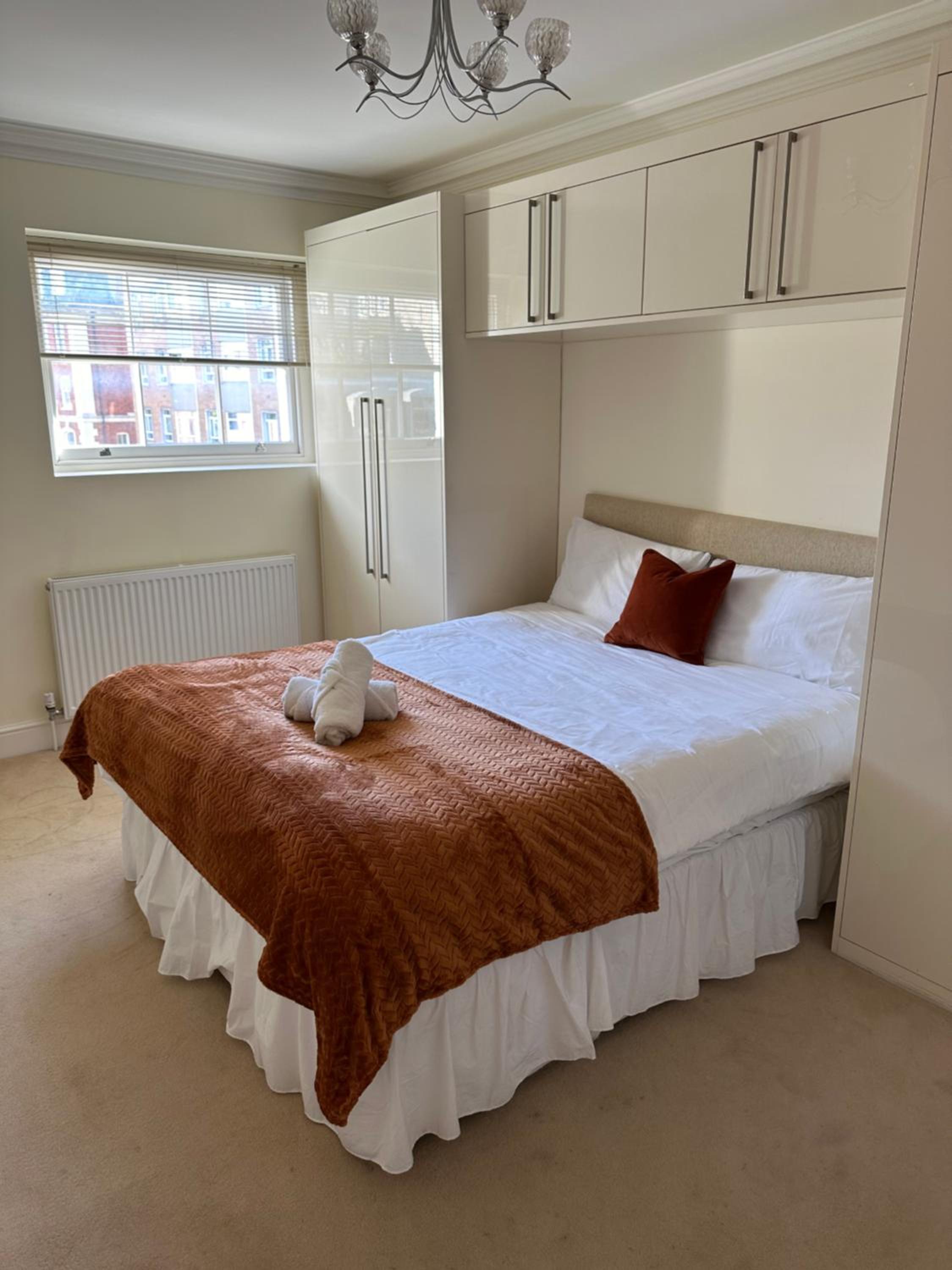One-Bedroom Apartment photo 2