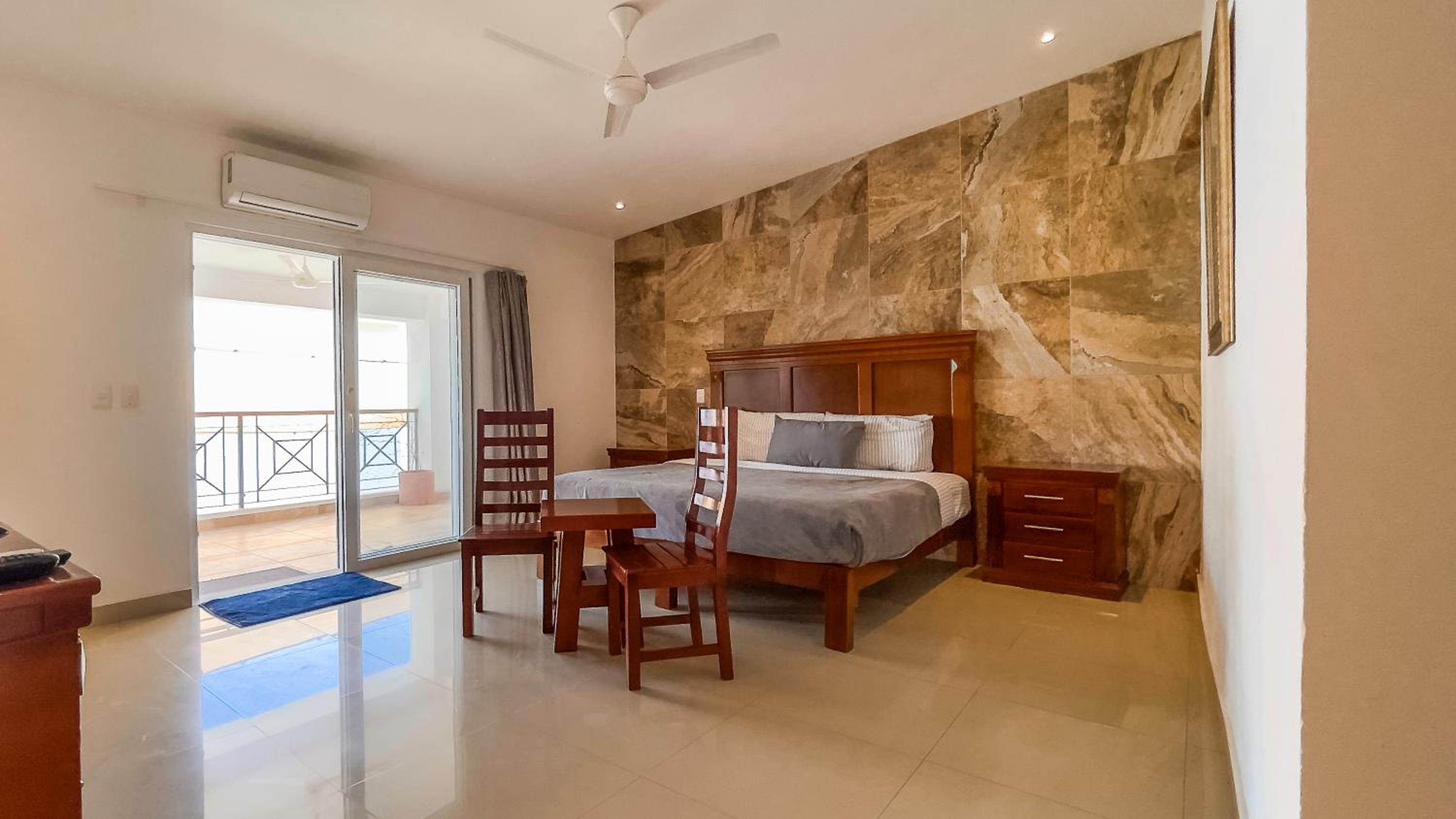 King Room - Photo 1
