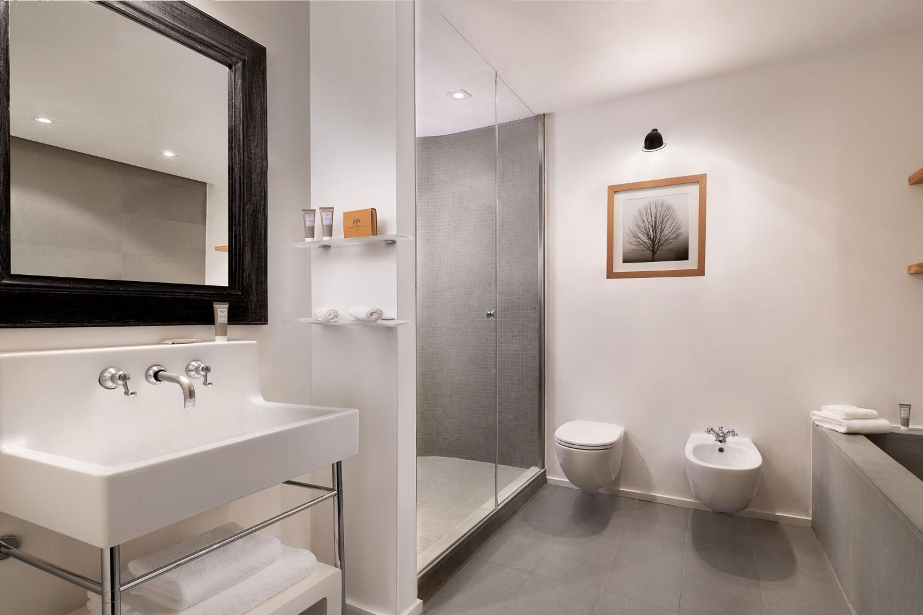 Junior Twin Suite with Balcony and Garden View - Photo 4
