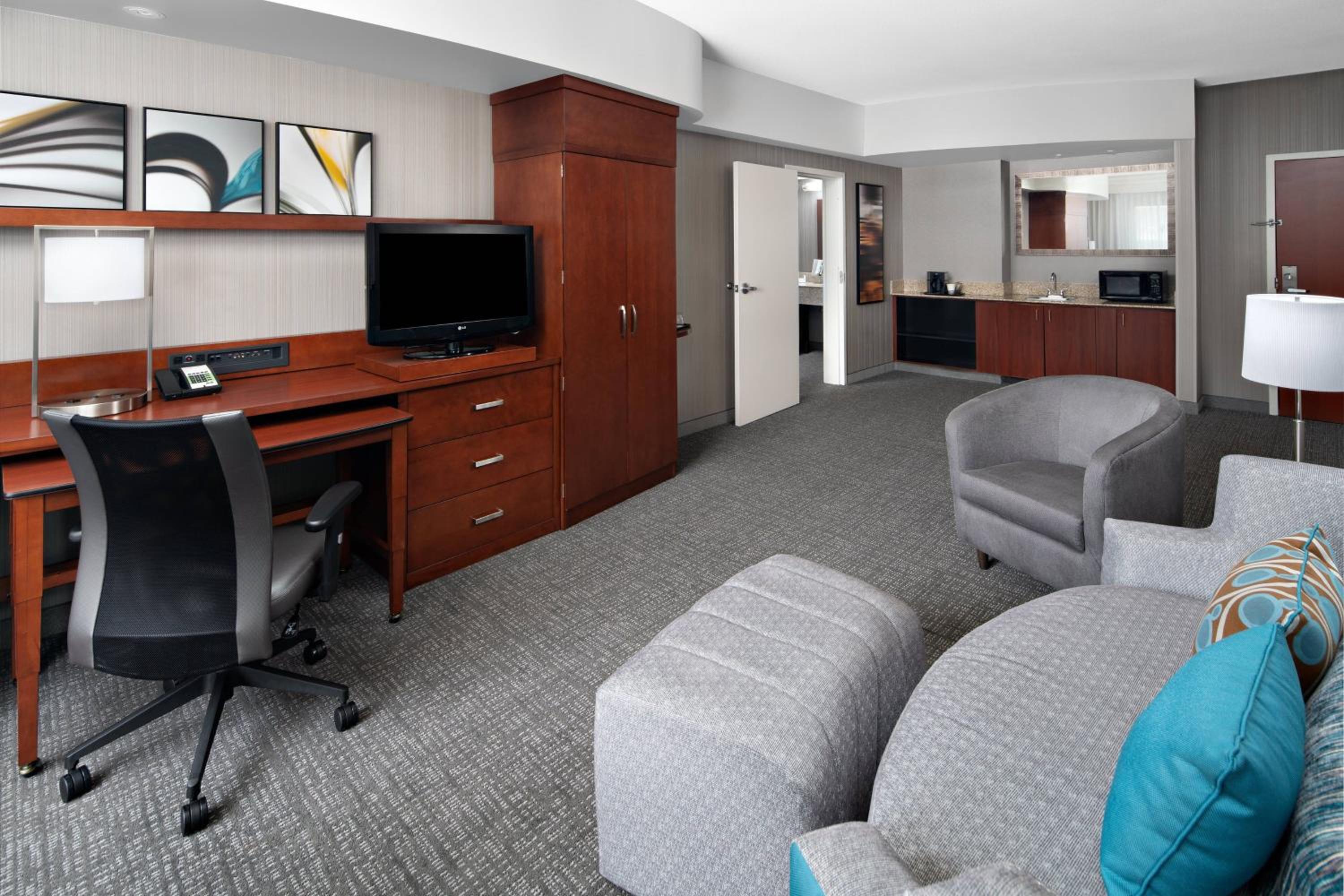 One-Bedroom King Suite with Sofa Bed - Photo 2