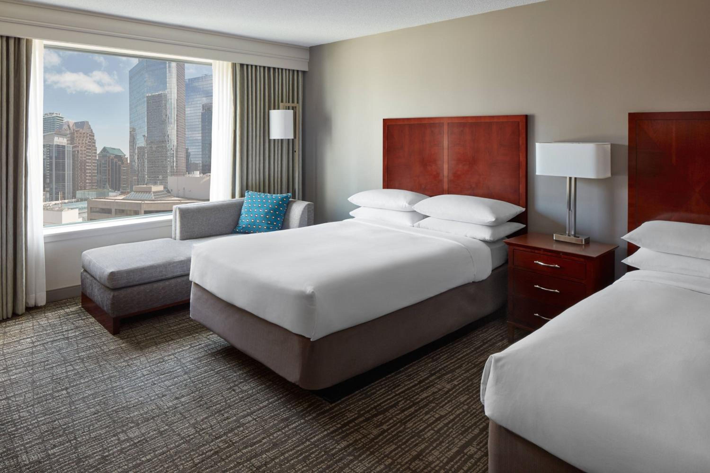 Guest room, 2 Double, Trinity Square view, Courtyard view