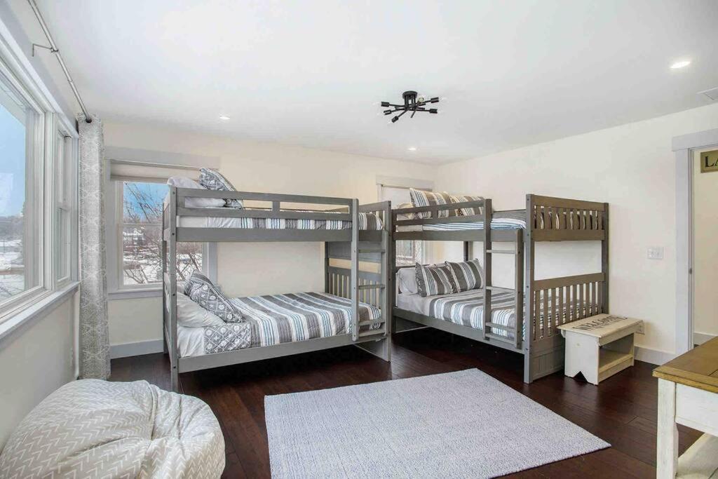 Four-Bedroom House photo 1