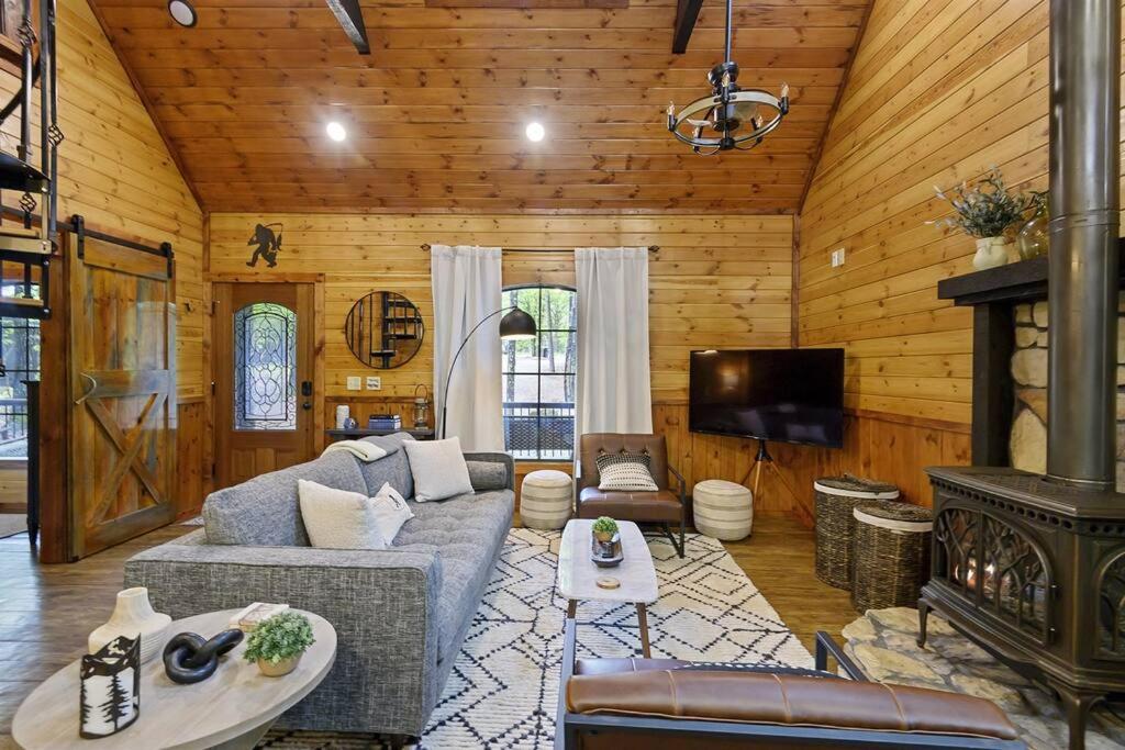 One-Bedroom House photo 1