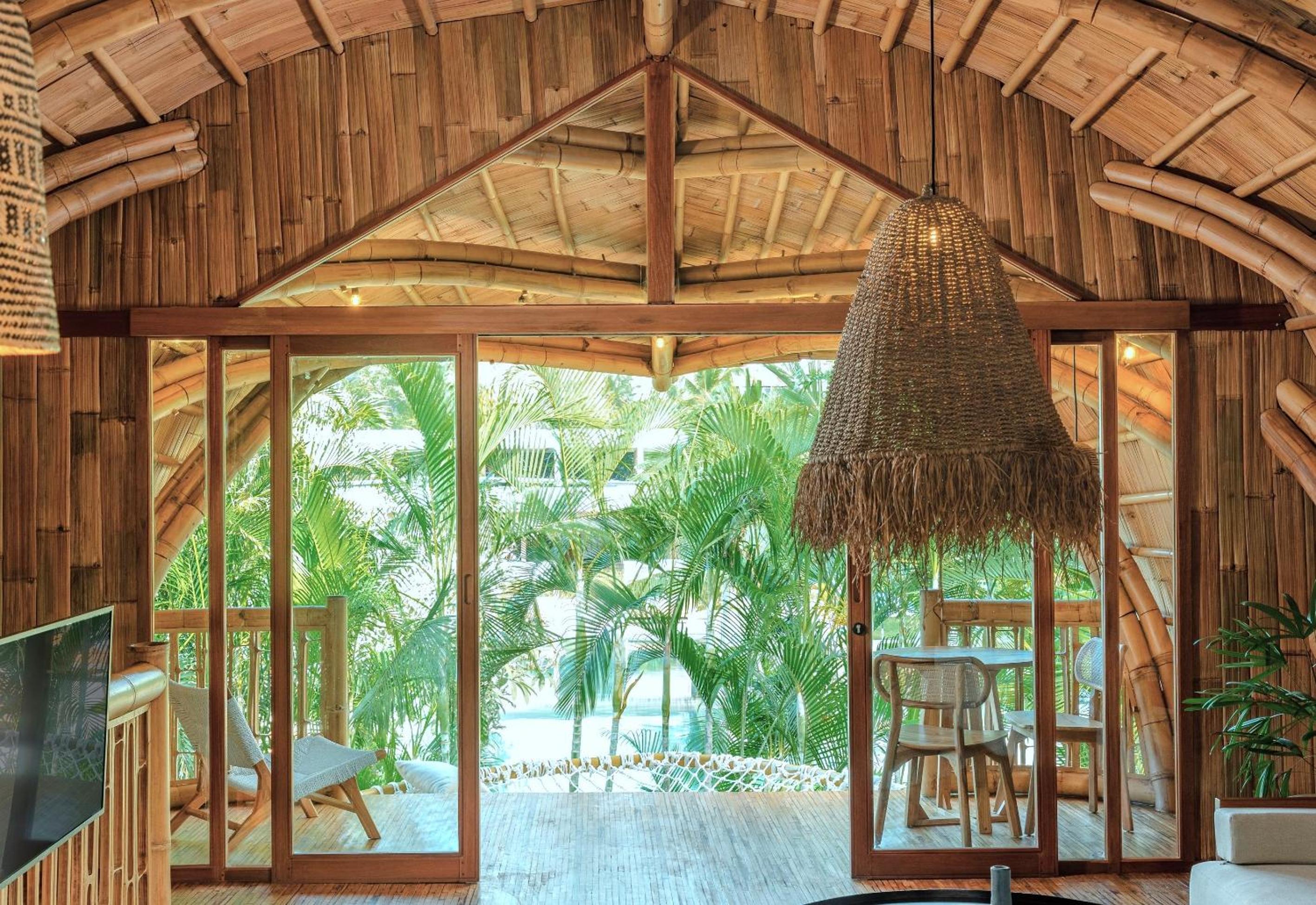 带泳池景观的一卧室别墅