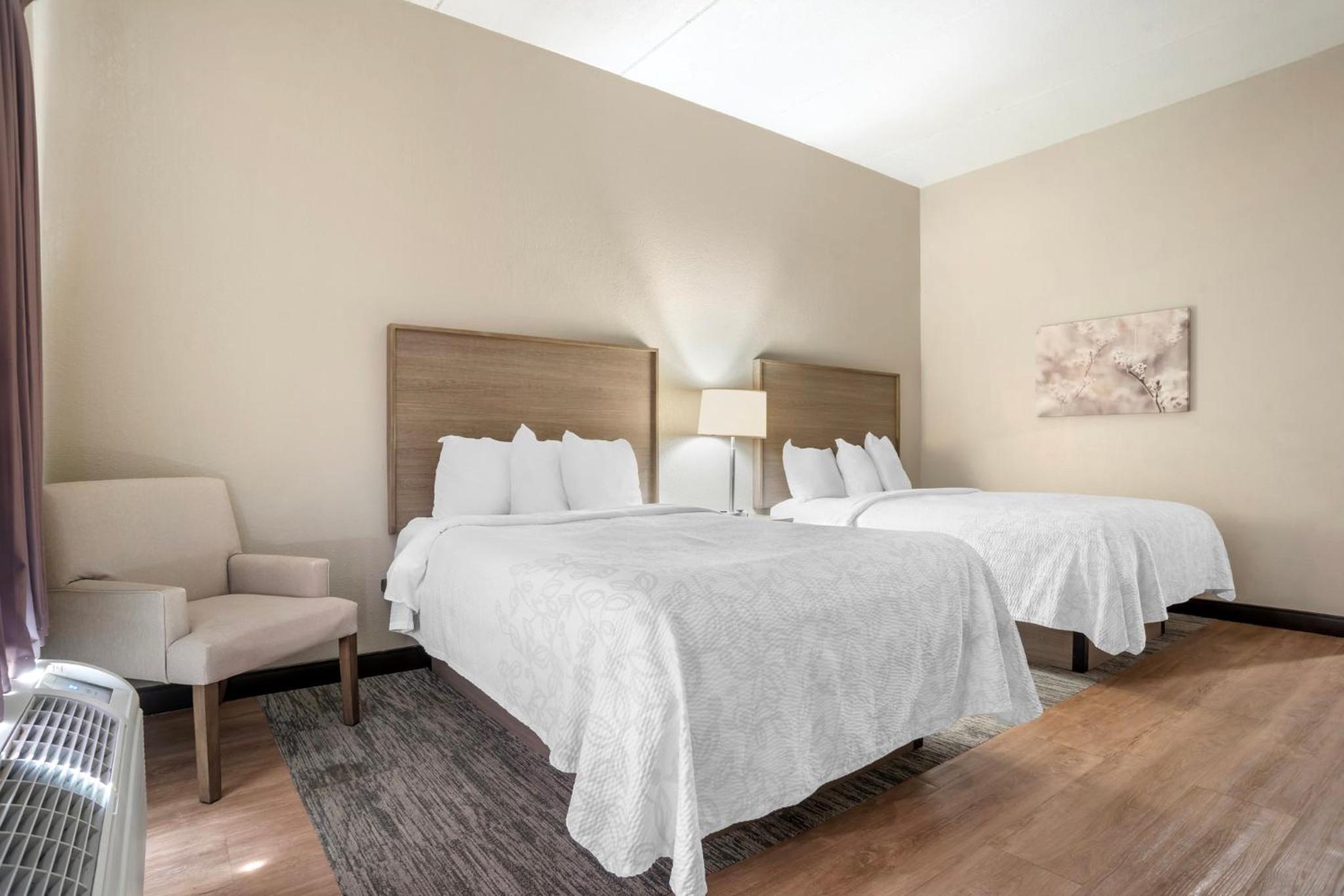 Suite Double Room with Two Double Beds Smoke Free - Photo 8