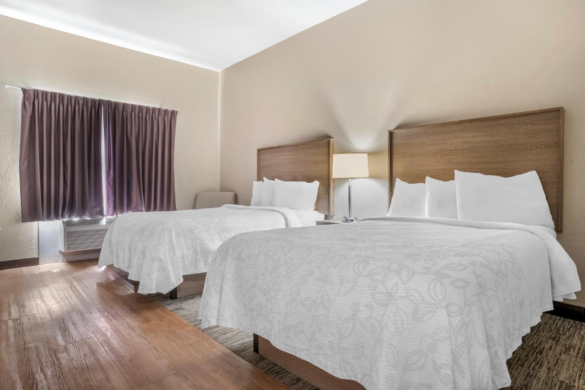 Suite Double Room with Two Double Beds Smoke Free - Photo 3