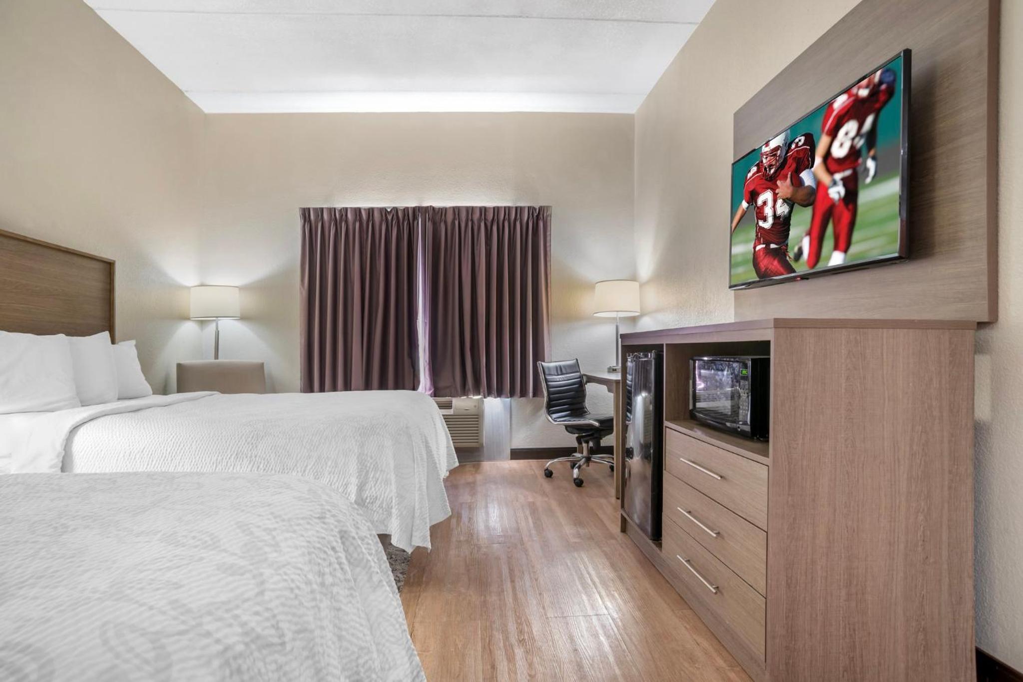 Suite Double Room with Two Double Beds Smoke Free - Photo 7