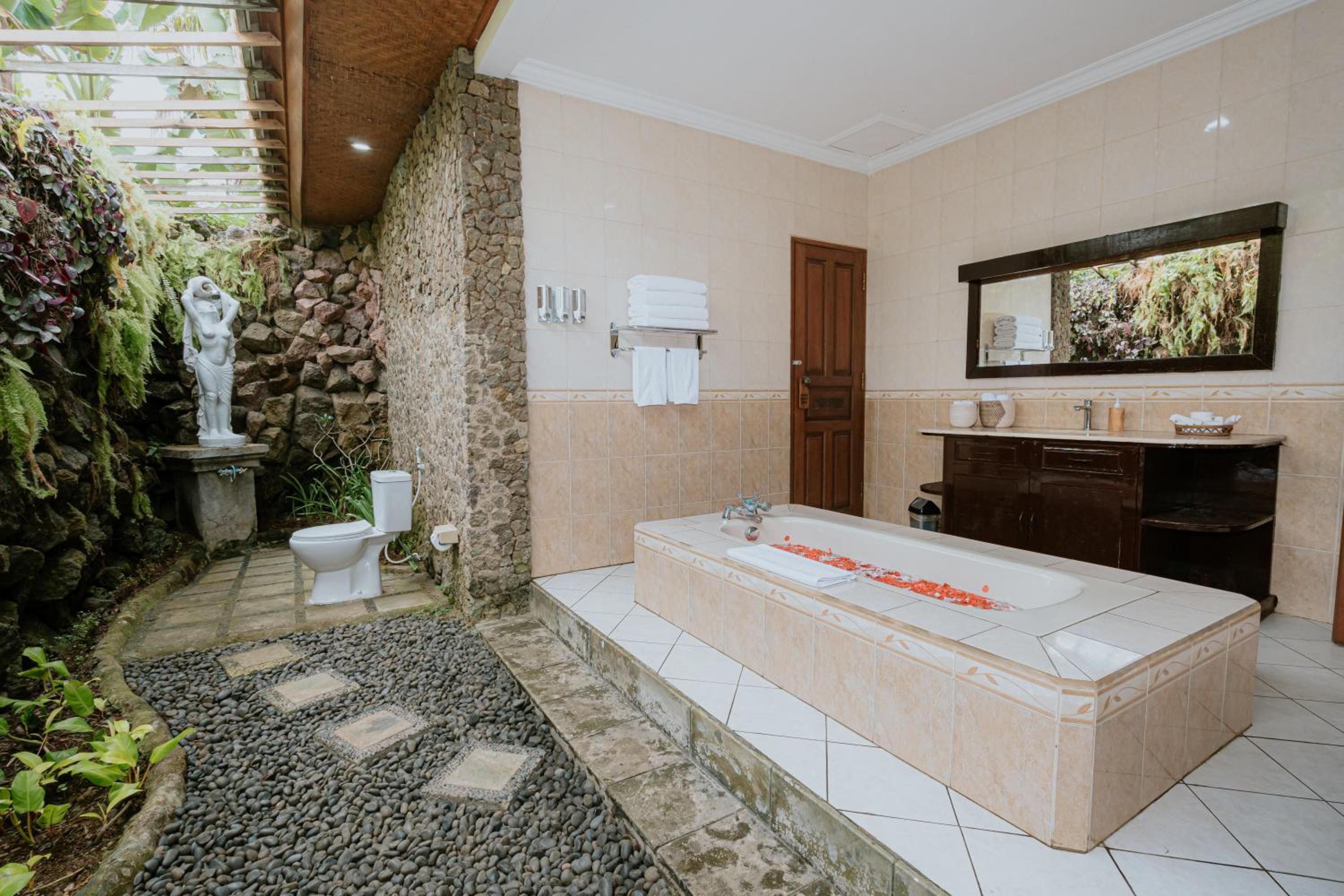 Two-Bedroom Villa photo 2