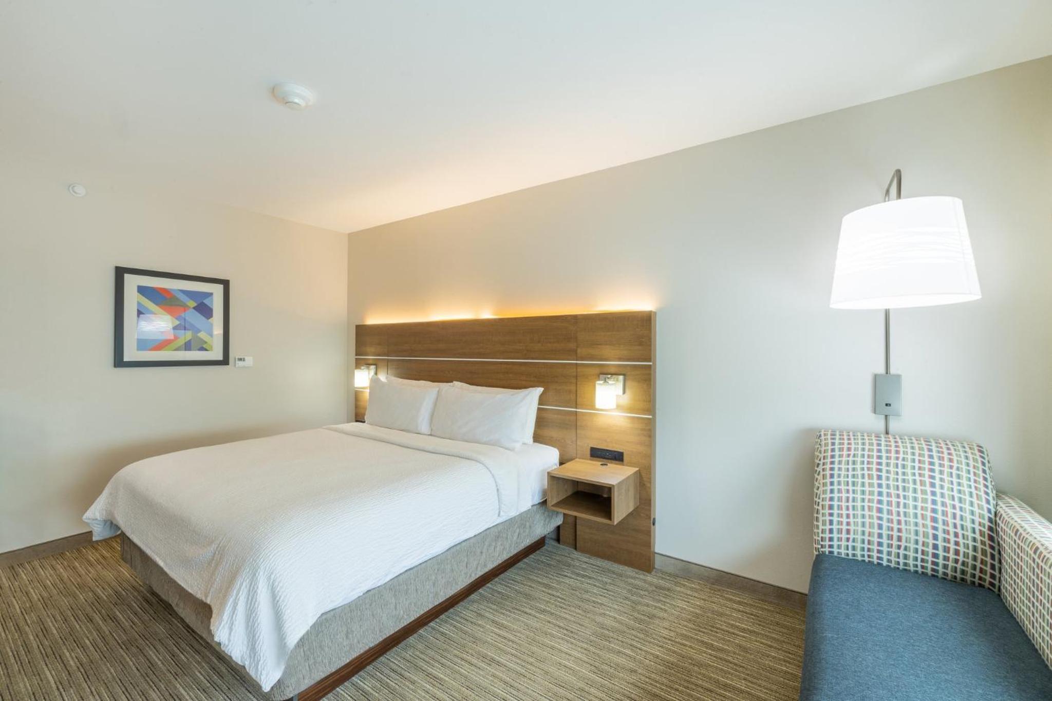 Standard King Room - Photo 2
