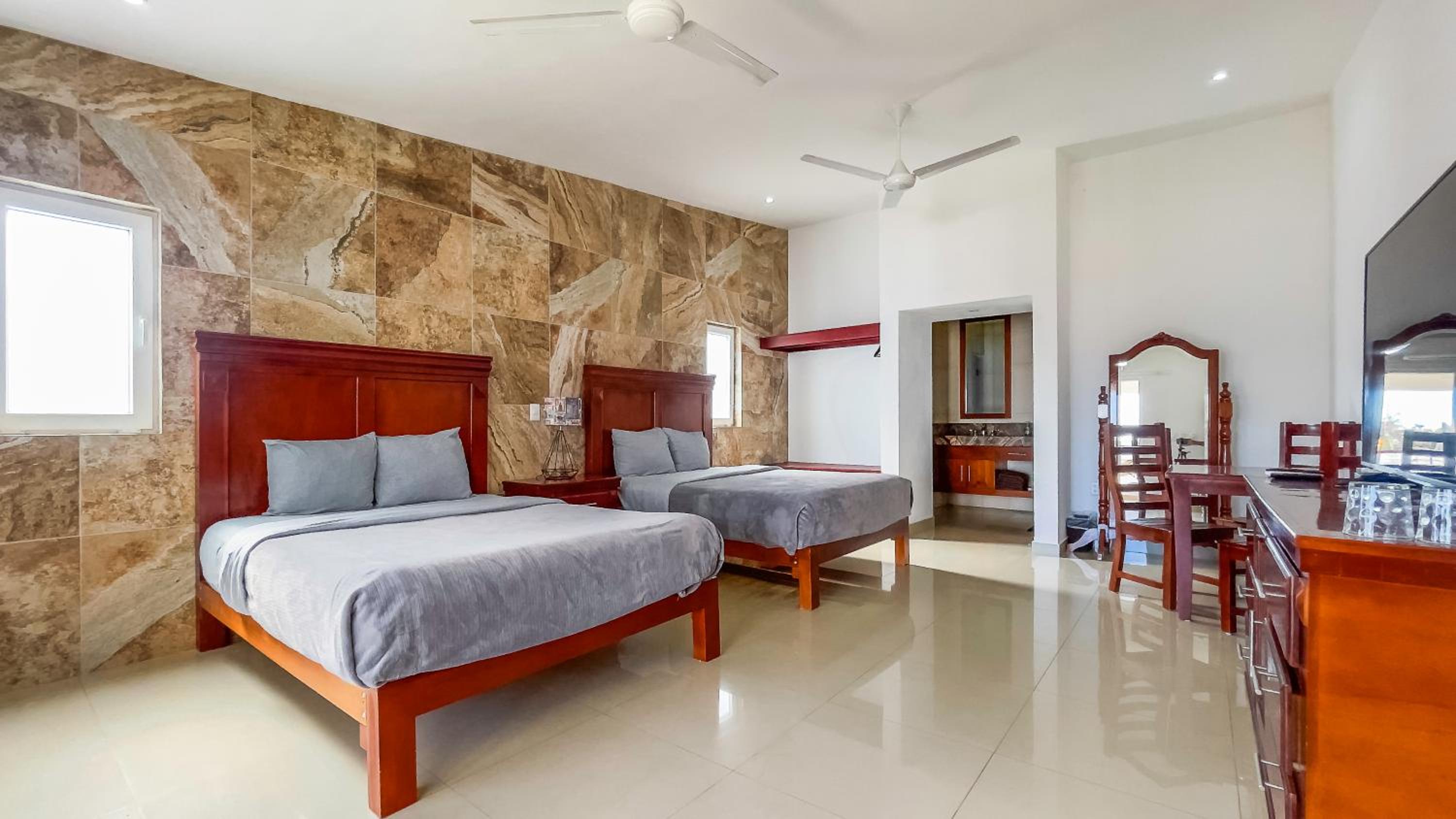 Superior Twin Room - Photo 7
