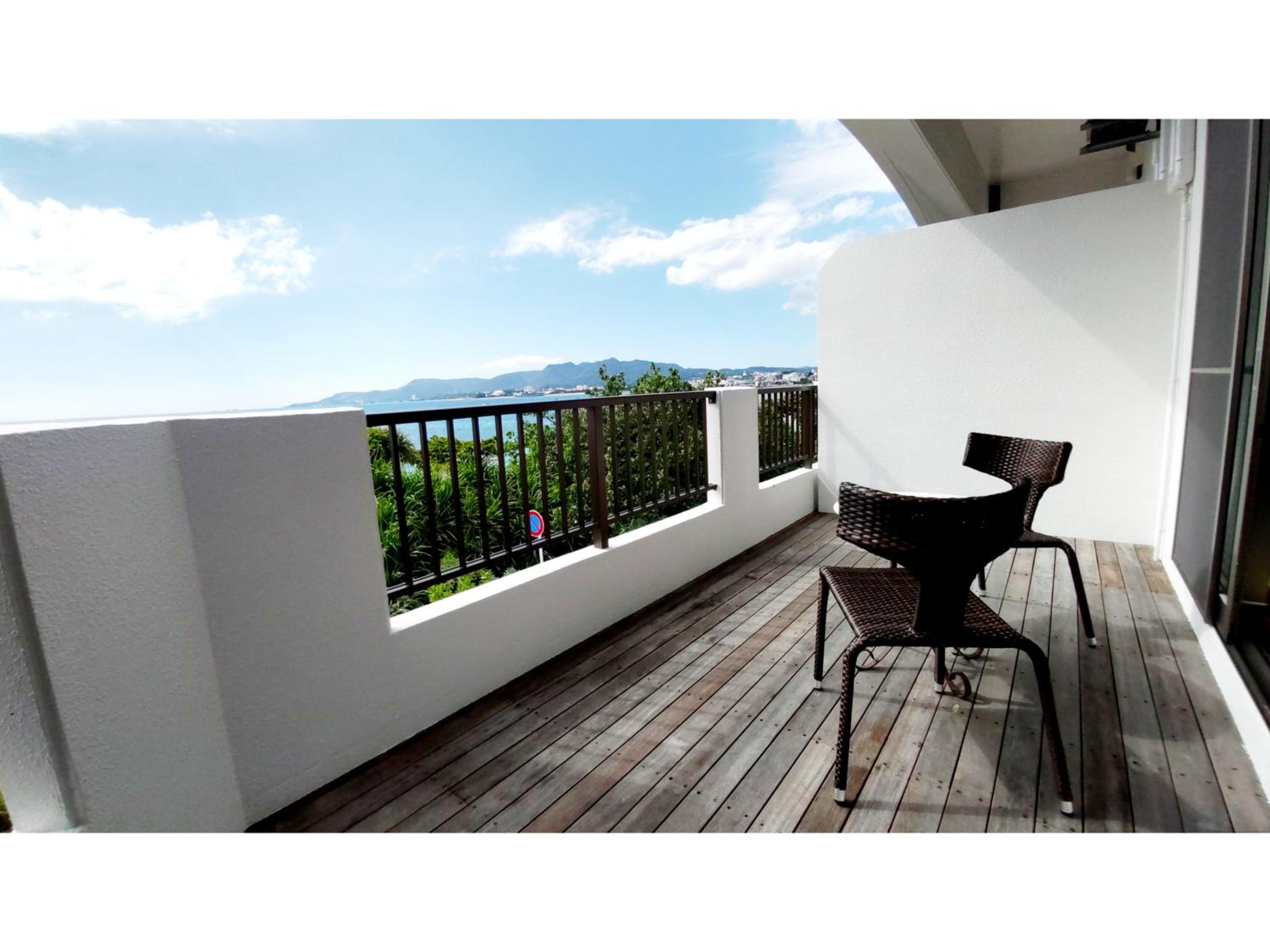 Family Room with Terrace photo 2