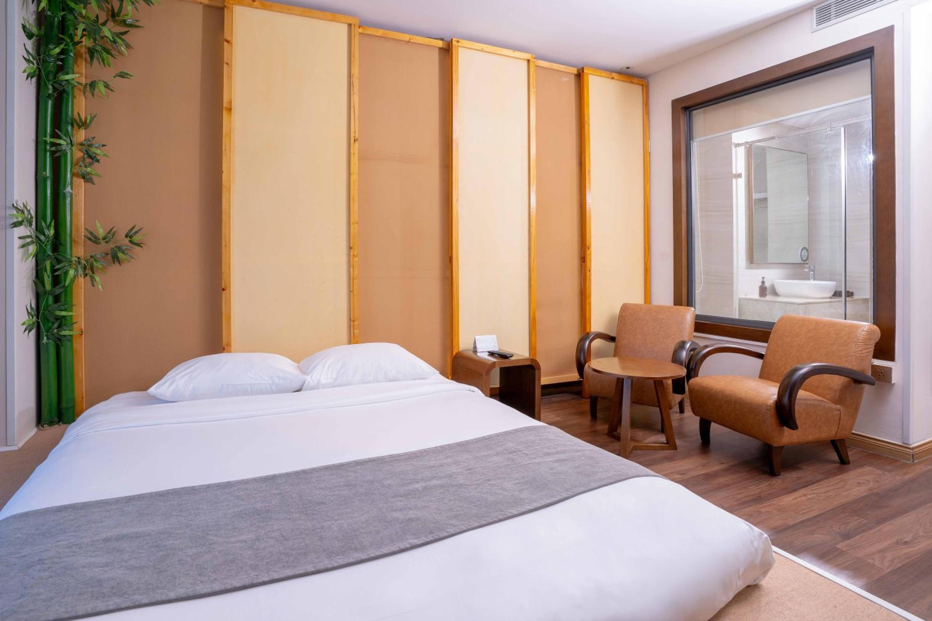 Deluxe Double or Twin Room with Sea View - Photo 18