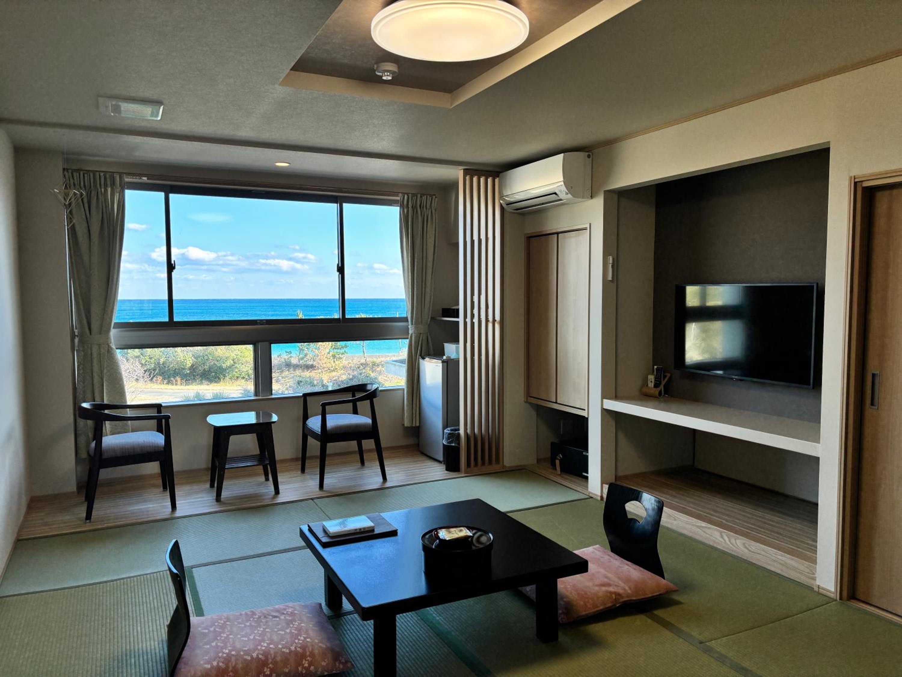 Japanese-Style Quadruple Room photo 3