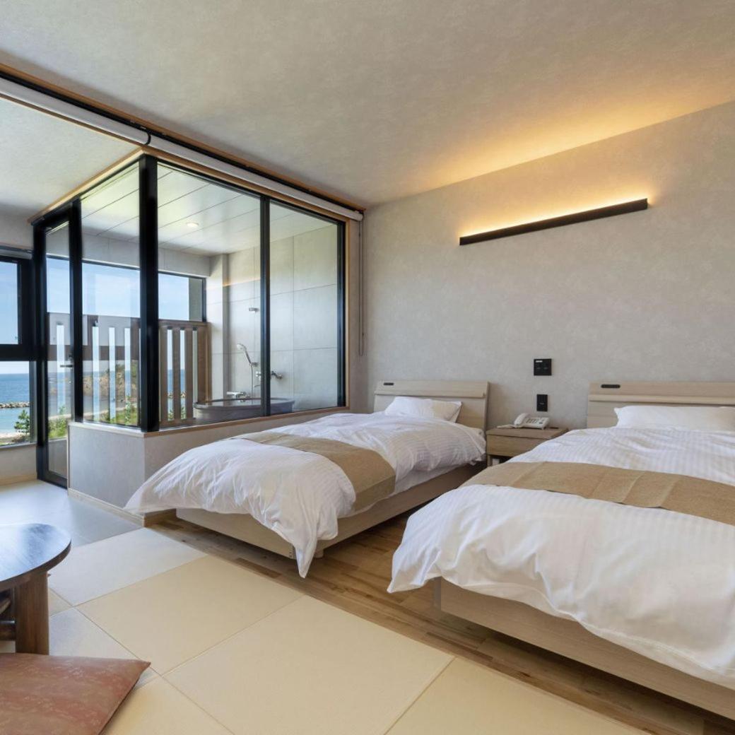 Twin Room with Private Bathroom photo 1
