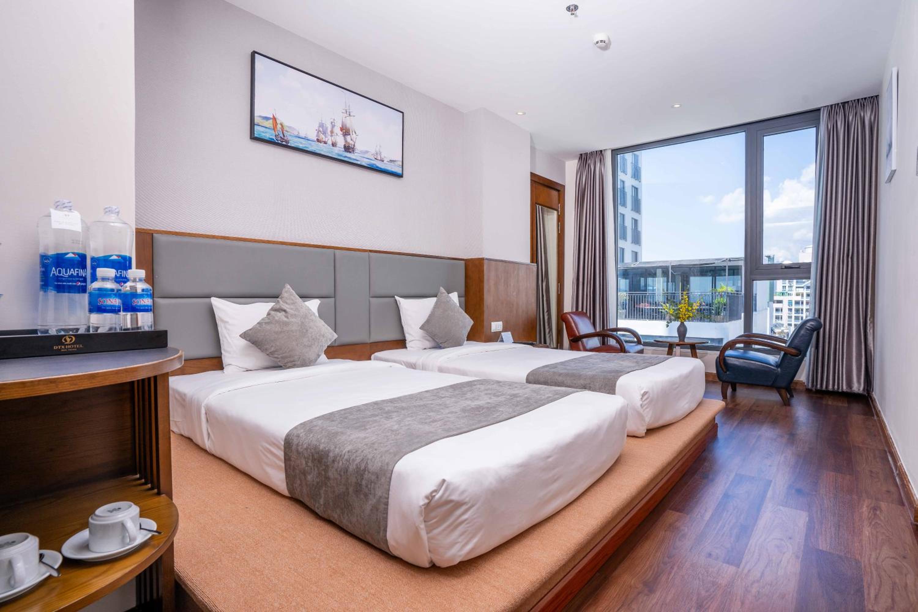 Deluxe Double or Twin Room with City View thumbnail 6