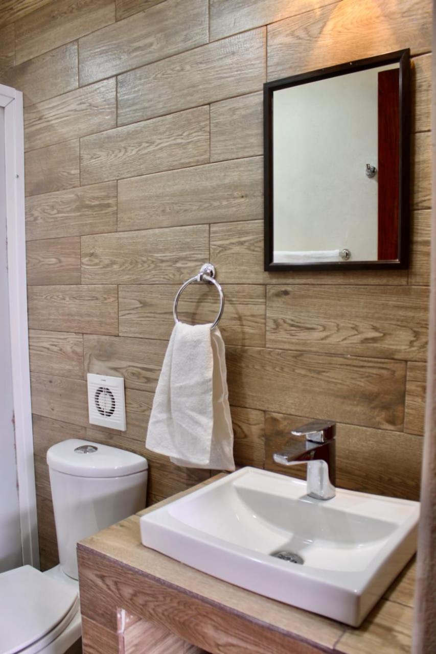 Double Room With Private Bathroom photo 2