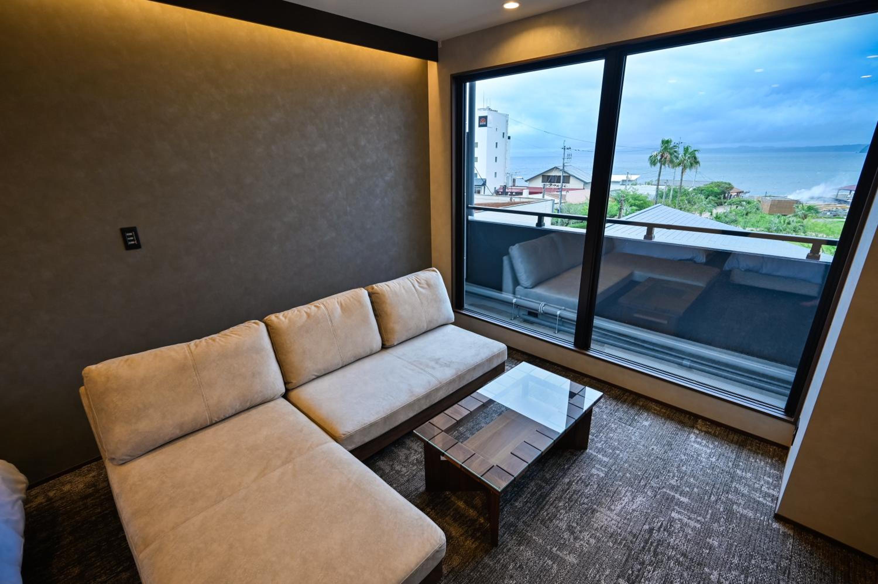 Superior Twin Room with Sea View - Photo 9