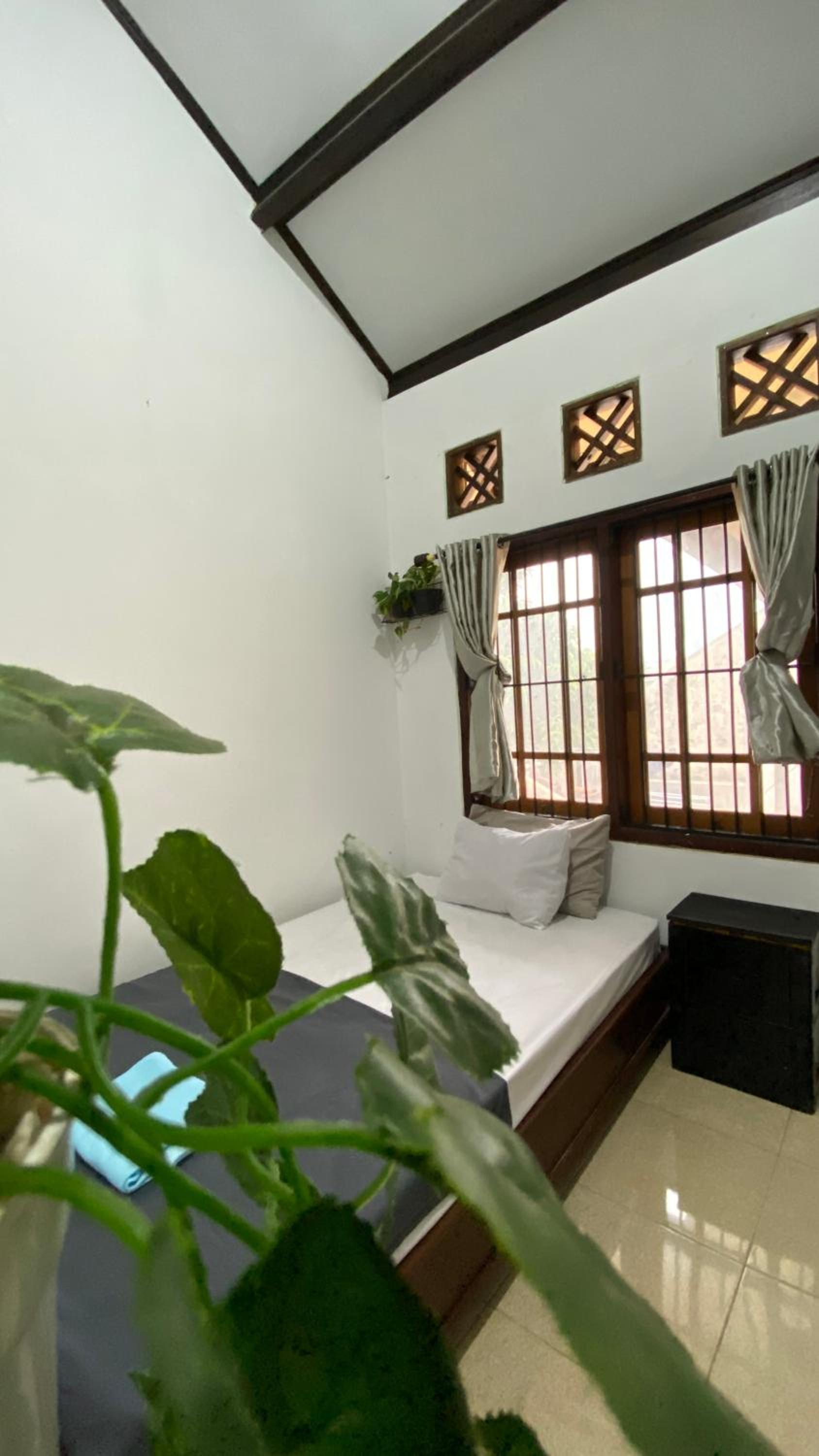 Single Bed In Dormitory Room photo 1