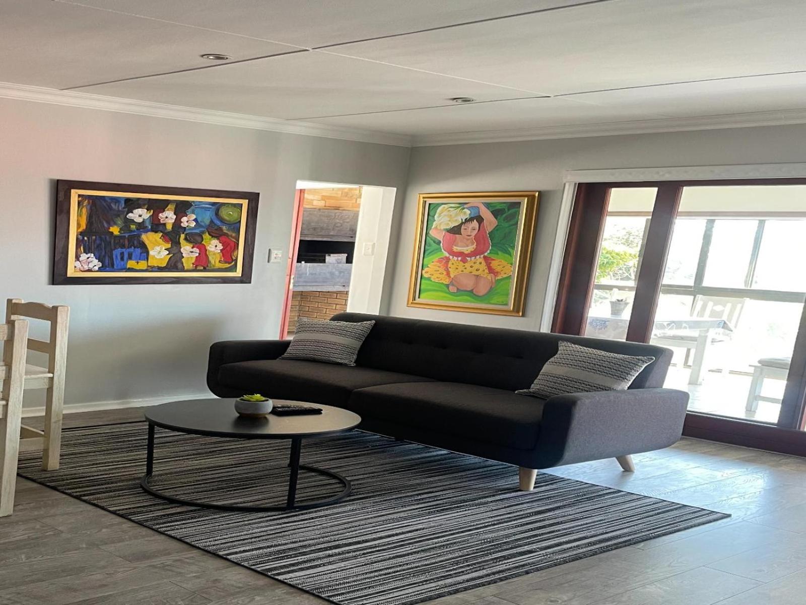 One-Bedroom Apartment - Photo 4