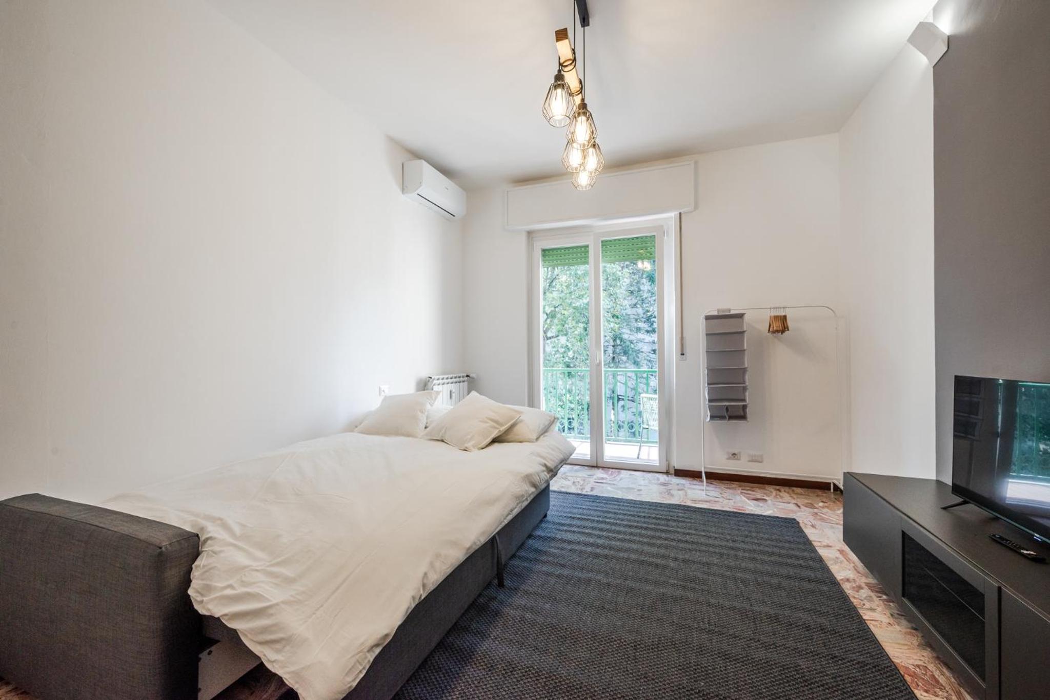 Double Room with Shared Bathroom photo 3