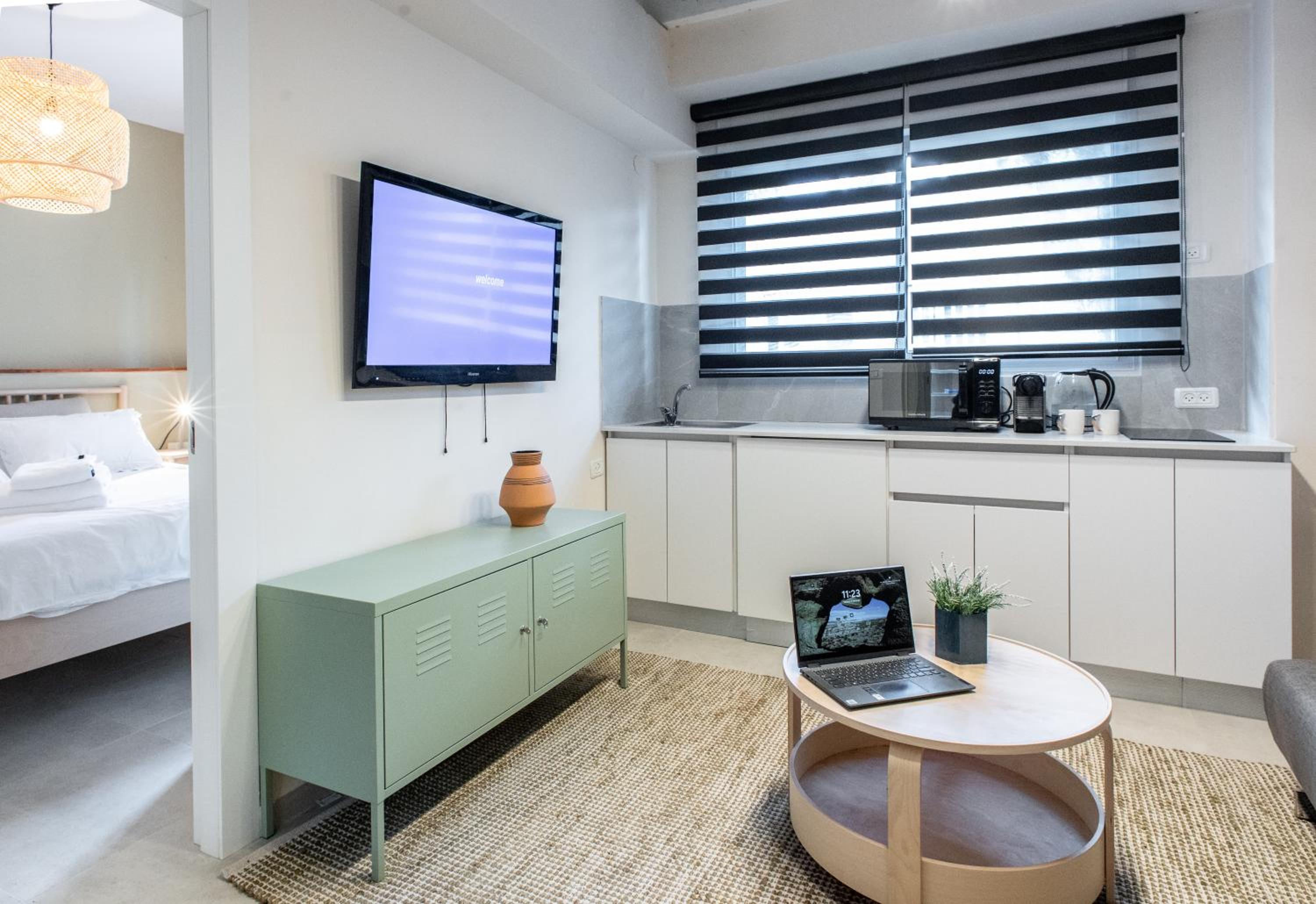 Classic One bedroom - unit 1 photo 2