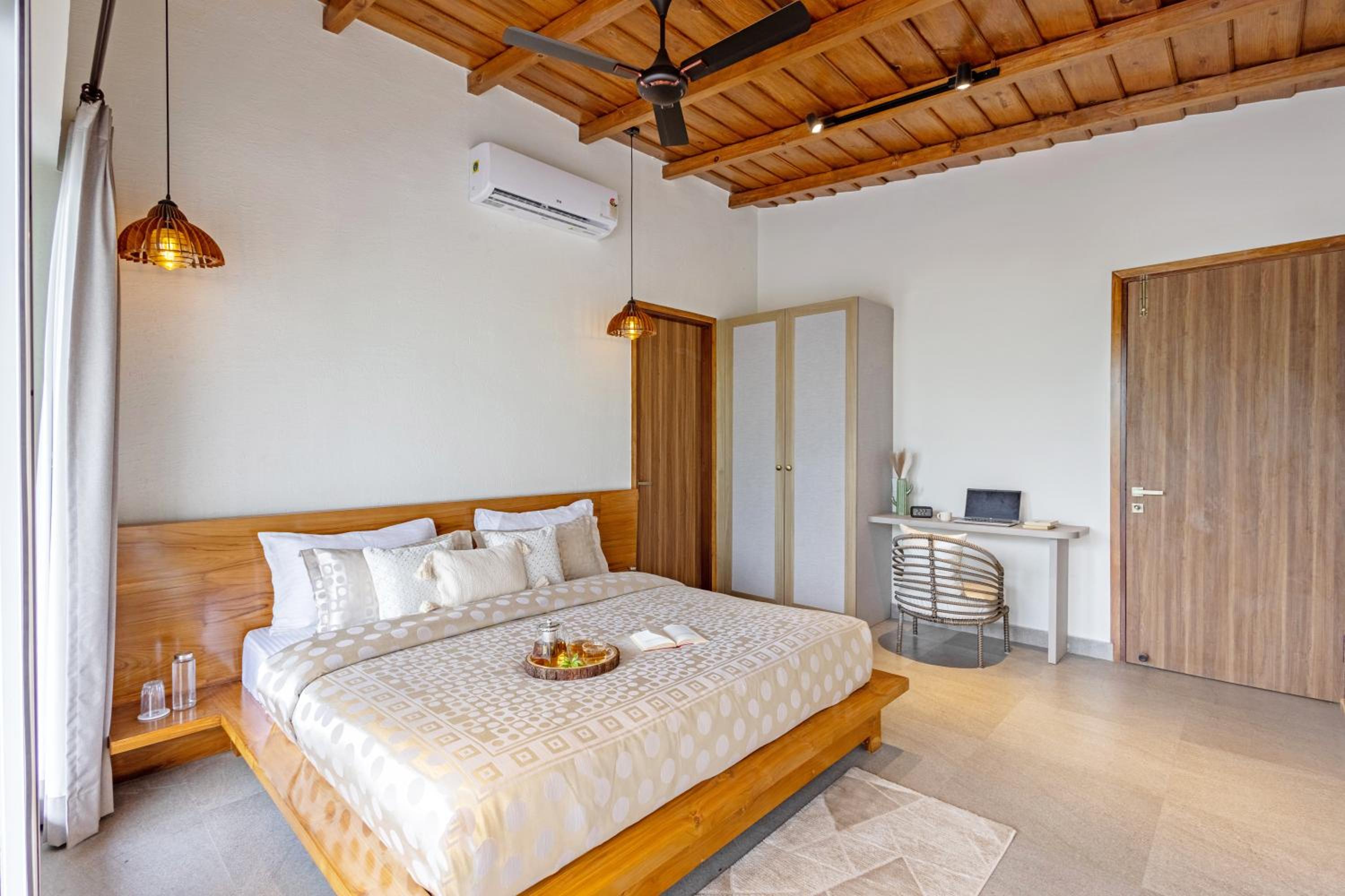 Villa photo 1