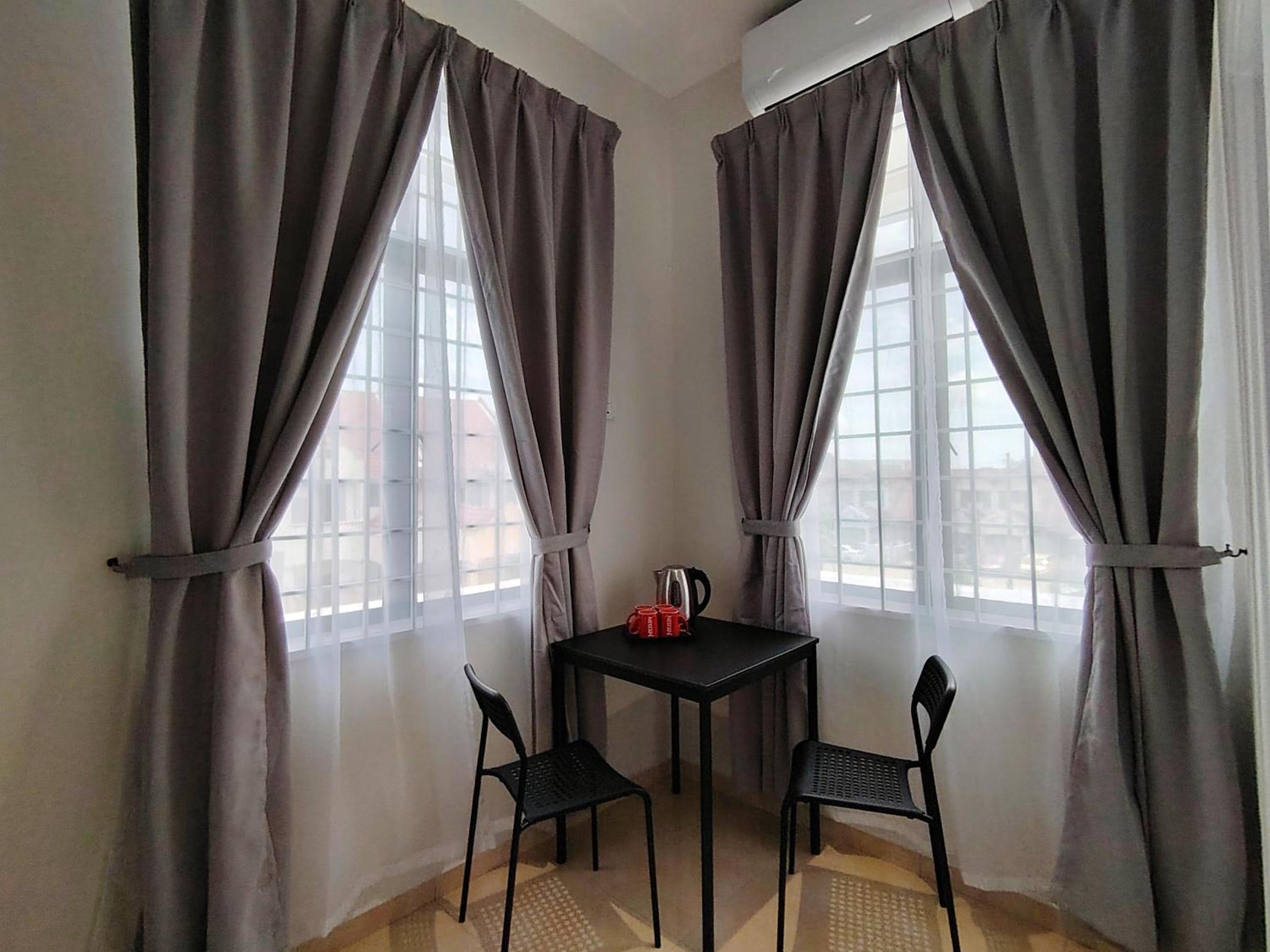 Quadruple Room with Private Bathroom