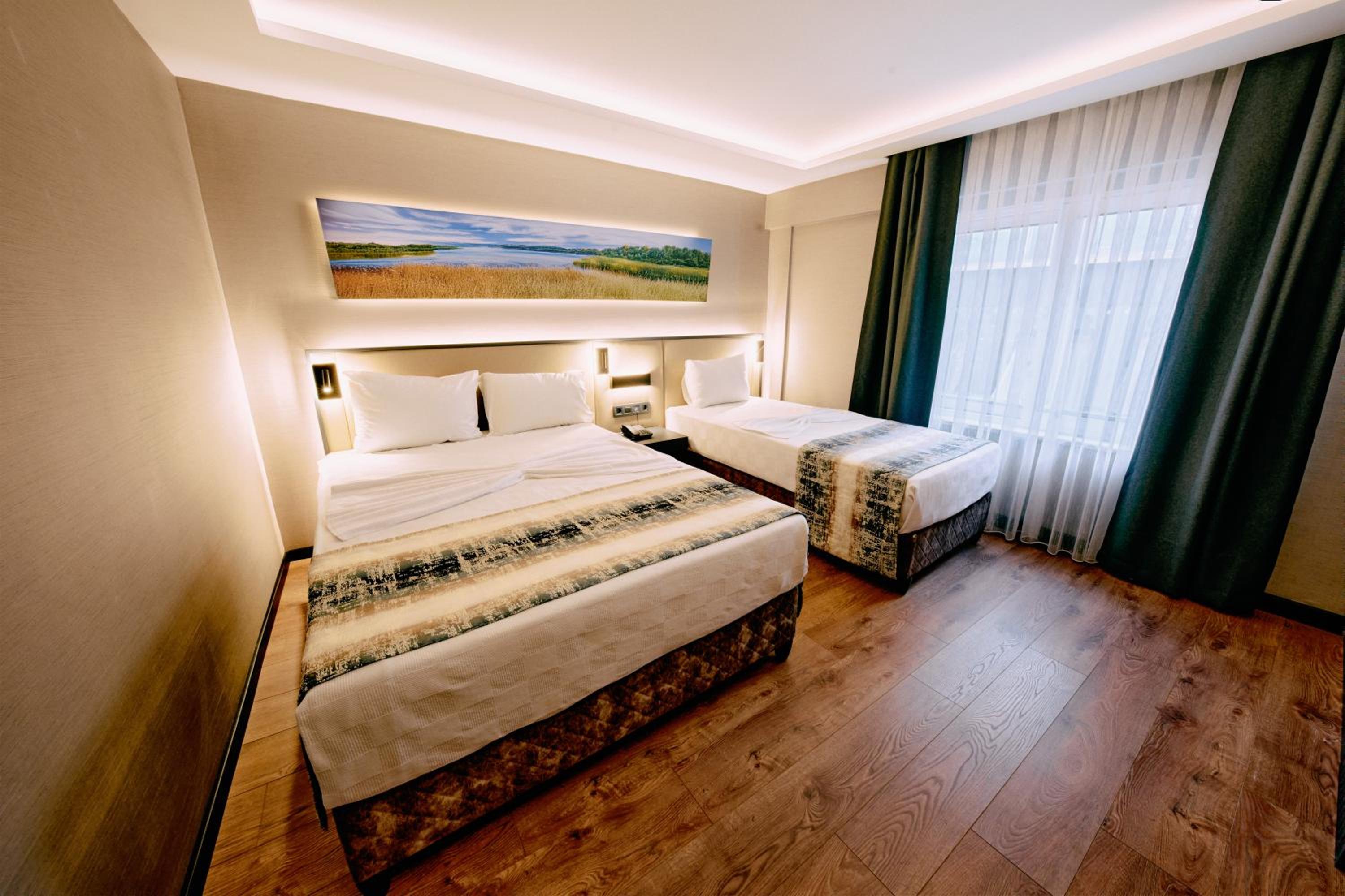 Standard Double or Twin Room photo 2