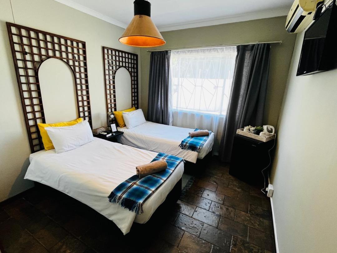 Double or Twin Room with Bathroom photo 2