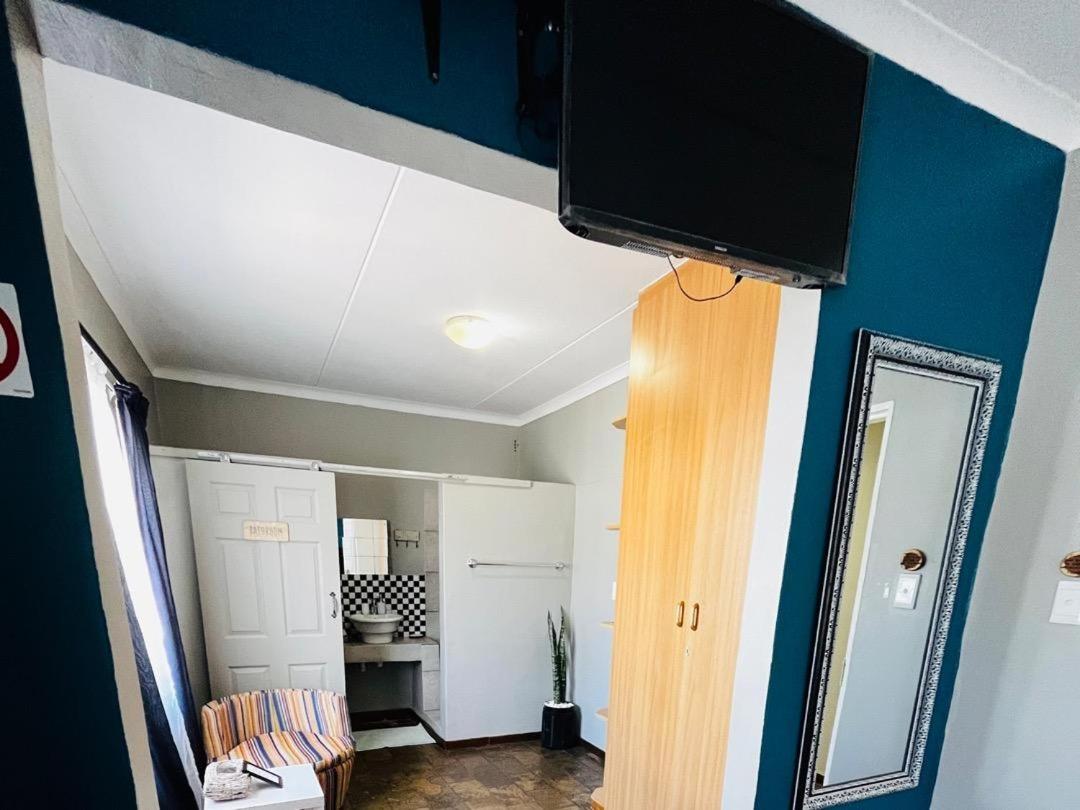 Double or Twin Room with Bathroom photo 3