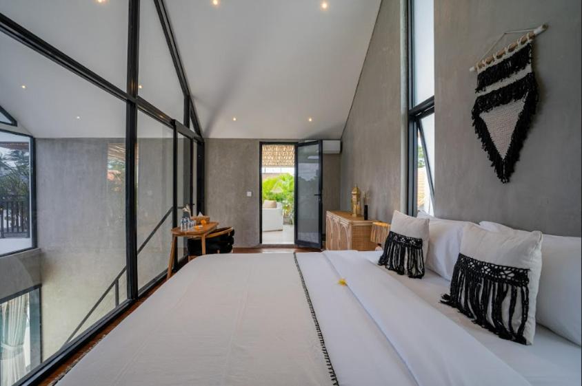Villa photo 1