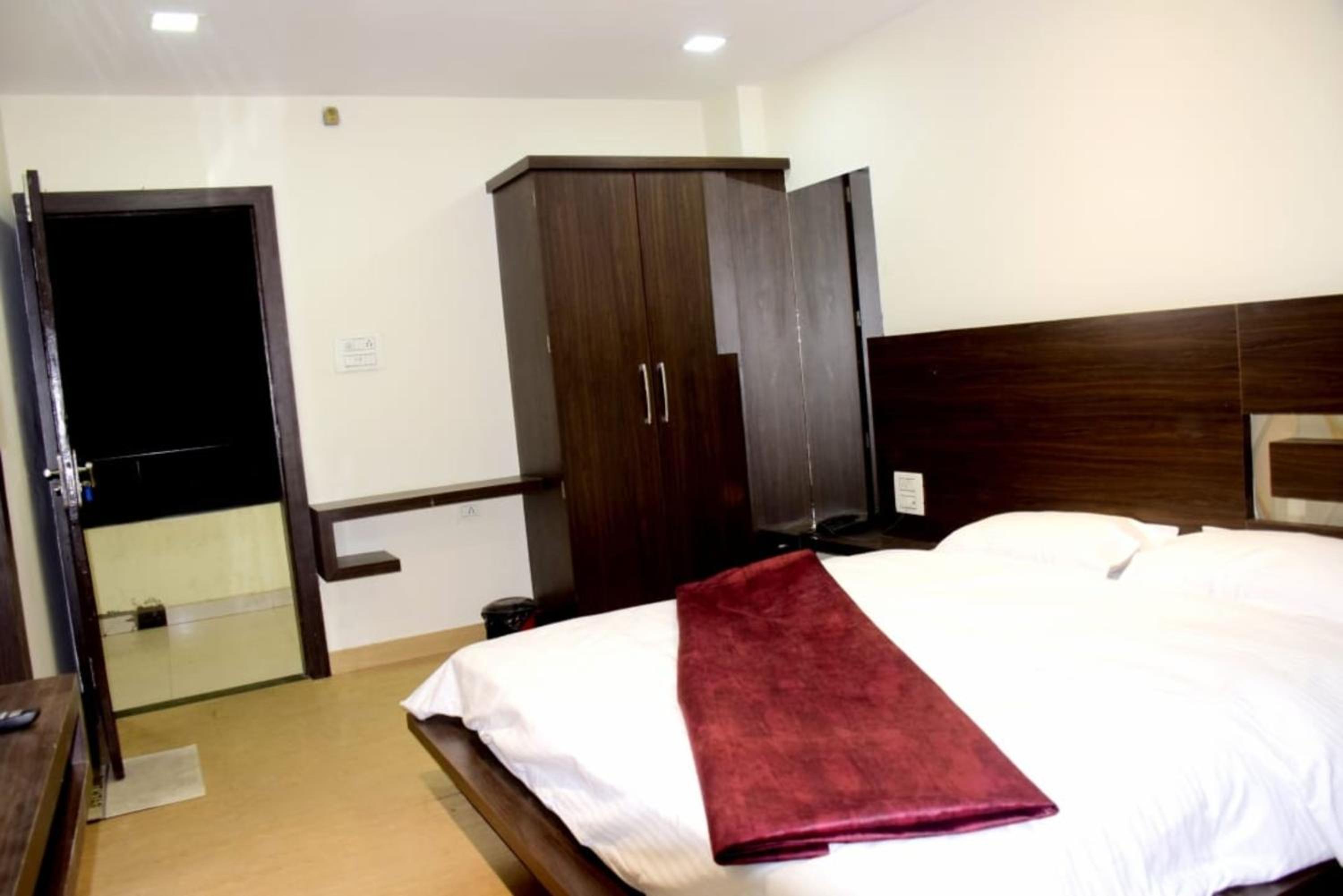 Basic Triple Room