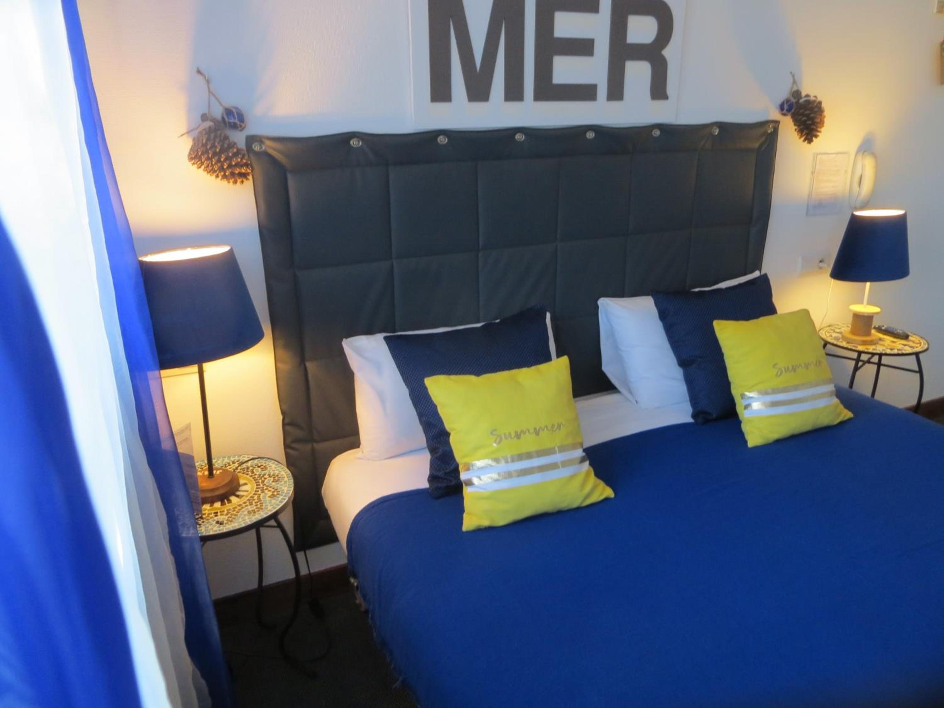 Standard Family Room - Photo 1