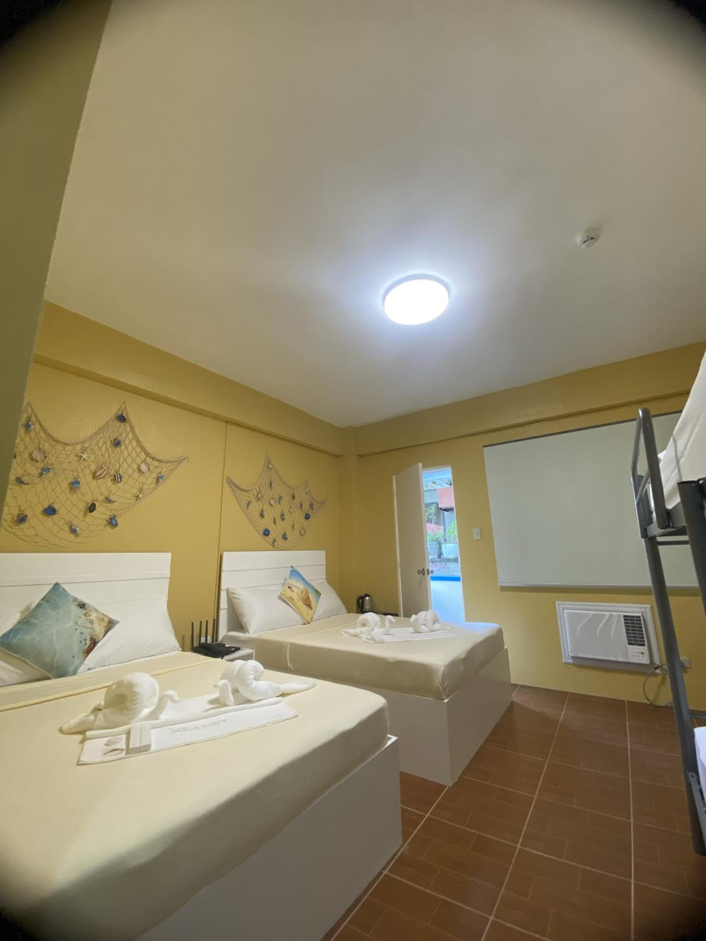 Family Room with Balcony - Photo 2