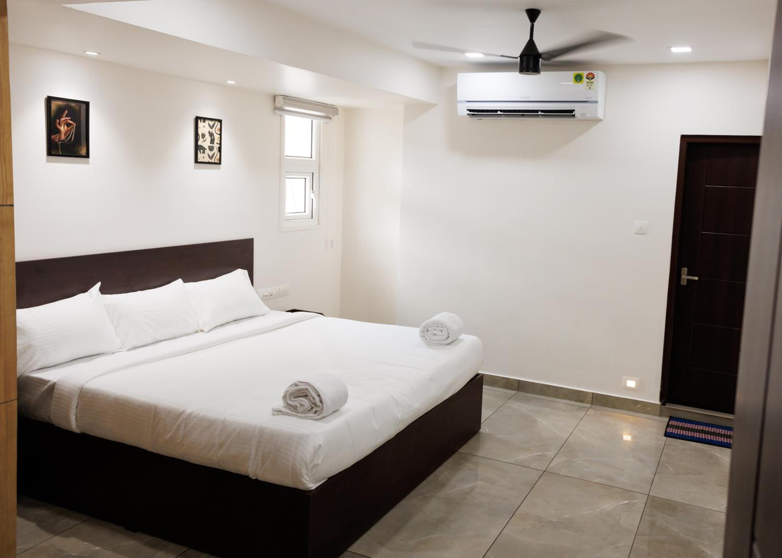 Deluxe Double Room - Photo 18