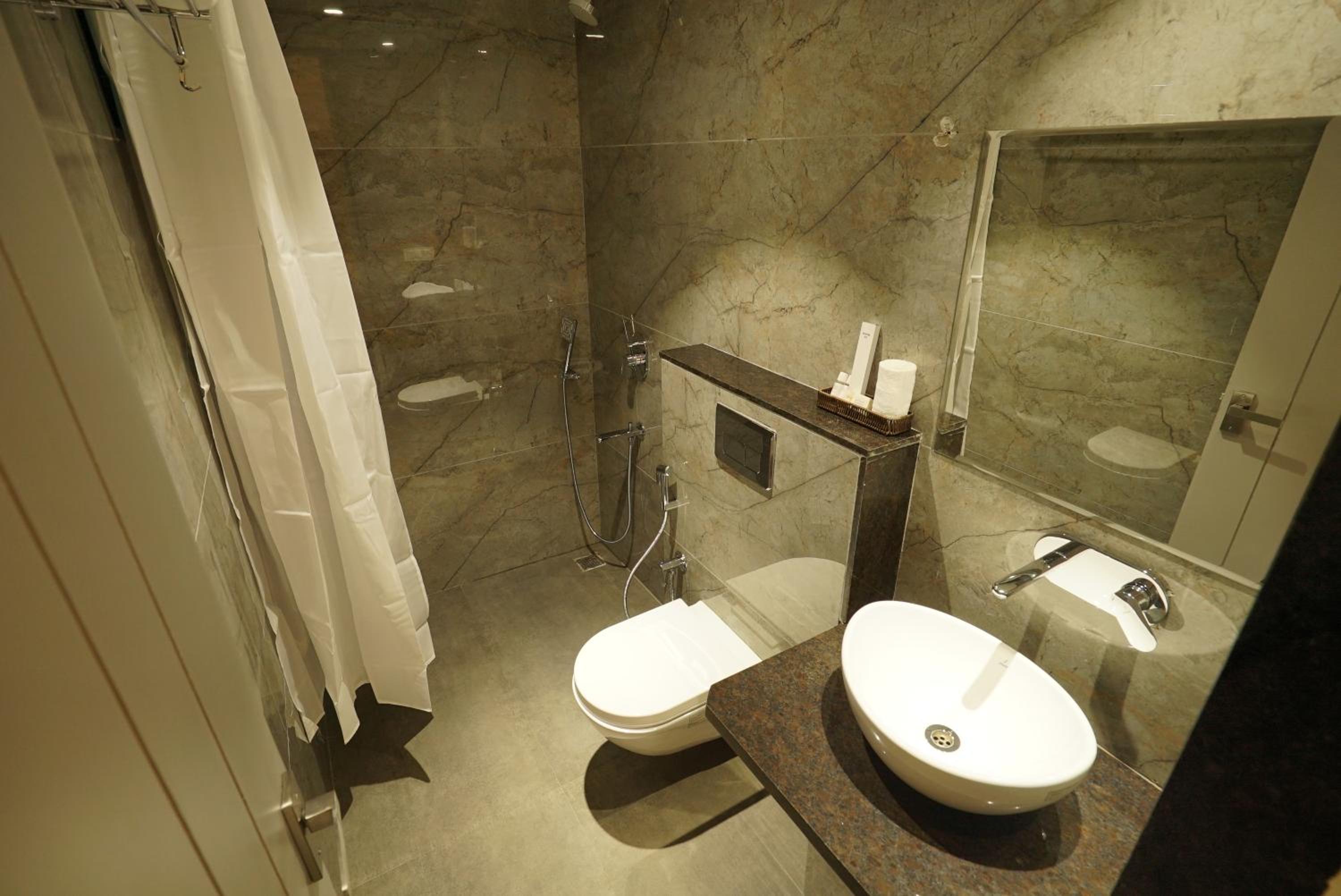 Deluxe Room (2 Adults + 1 Child) photo 2